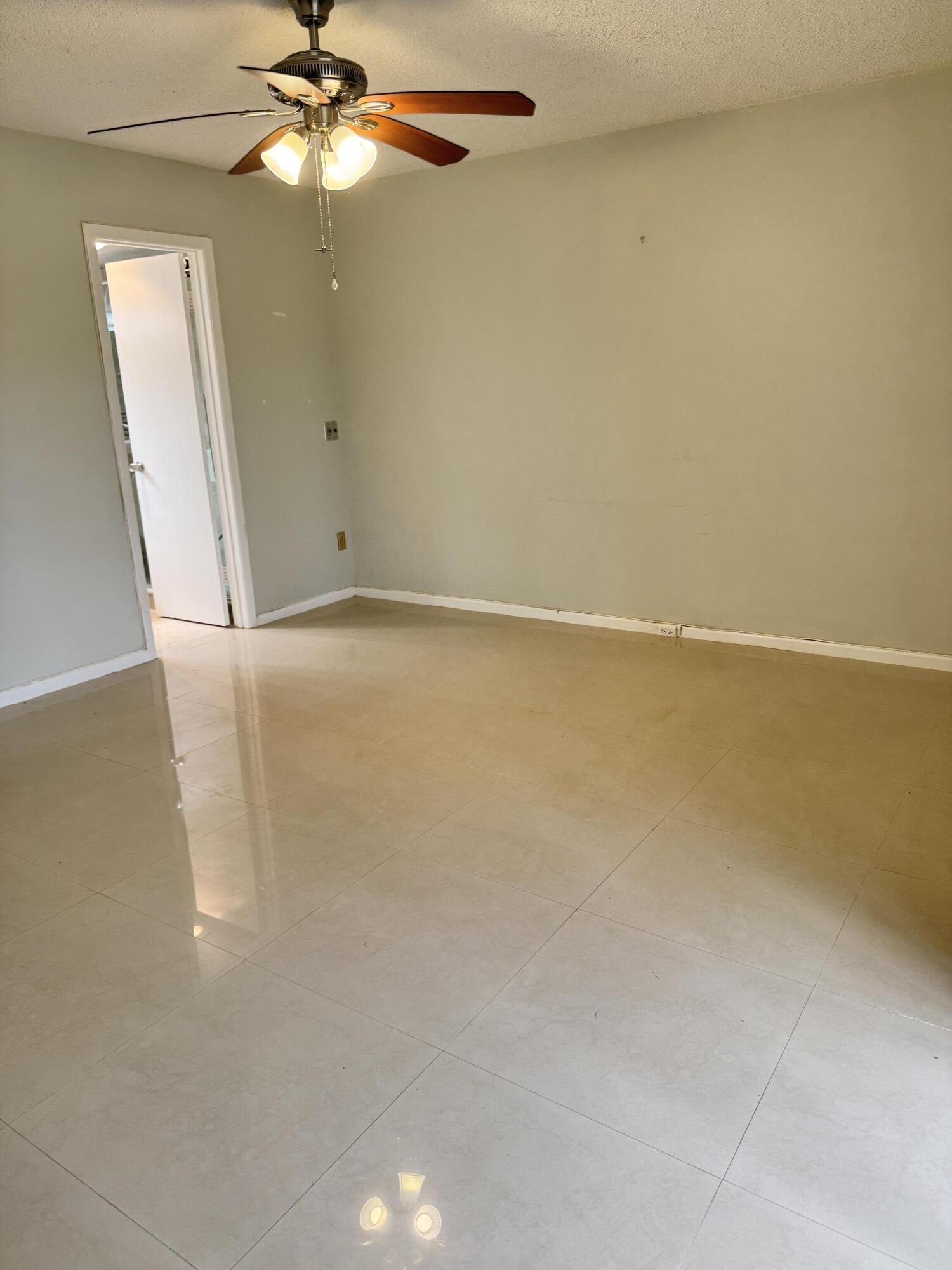 1036 Harwood D 1036 Property Photo 16