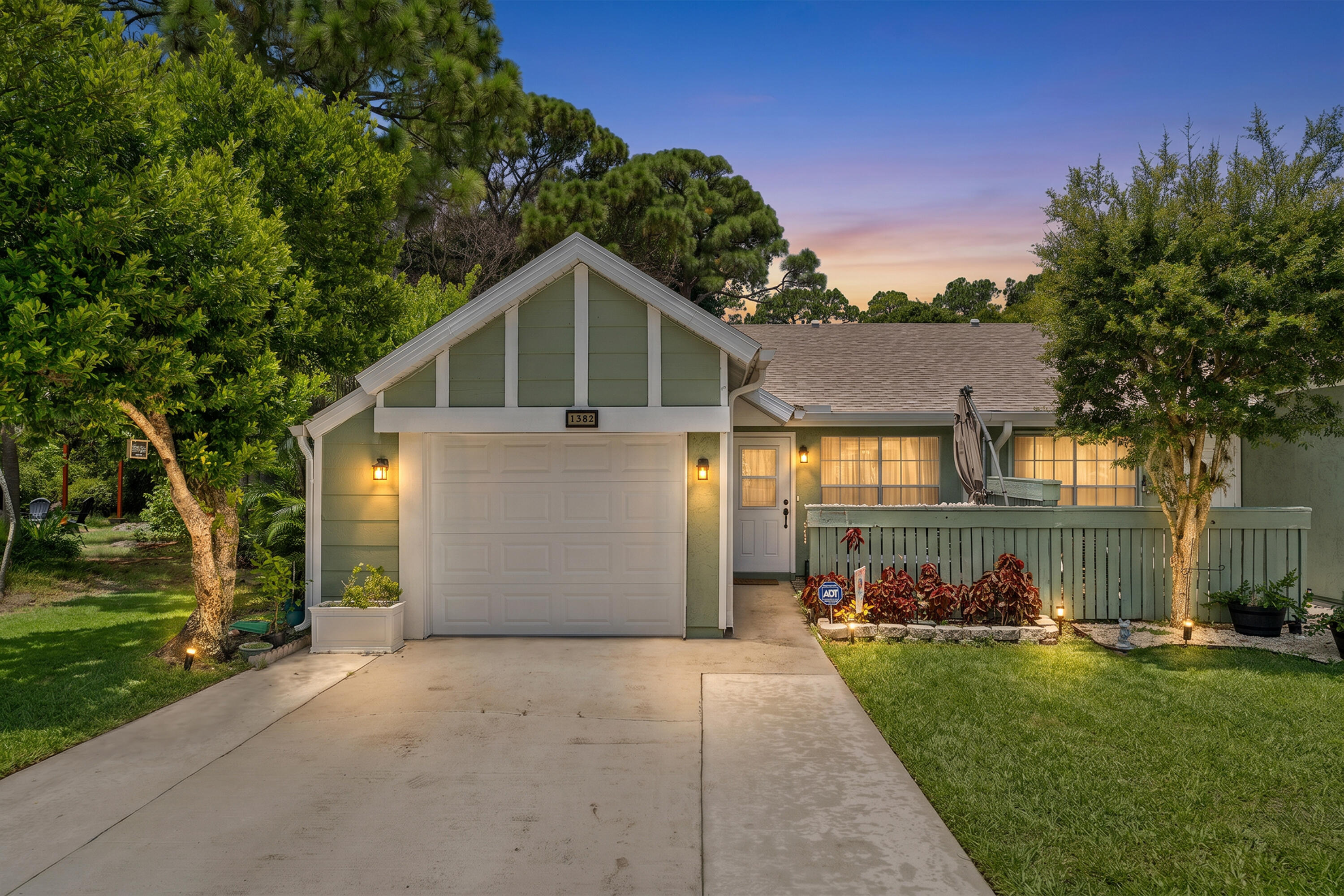 1382 Se Rivergreen Circle Property Photo 1