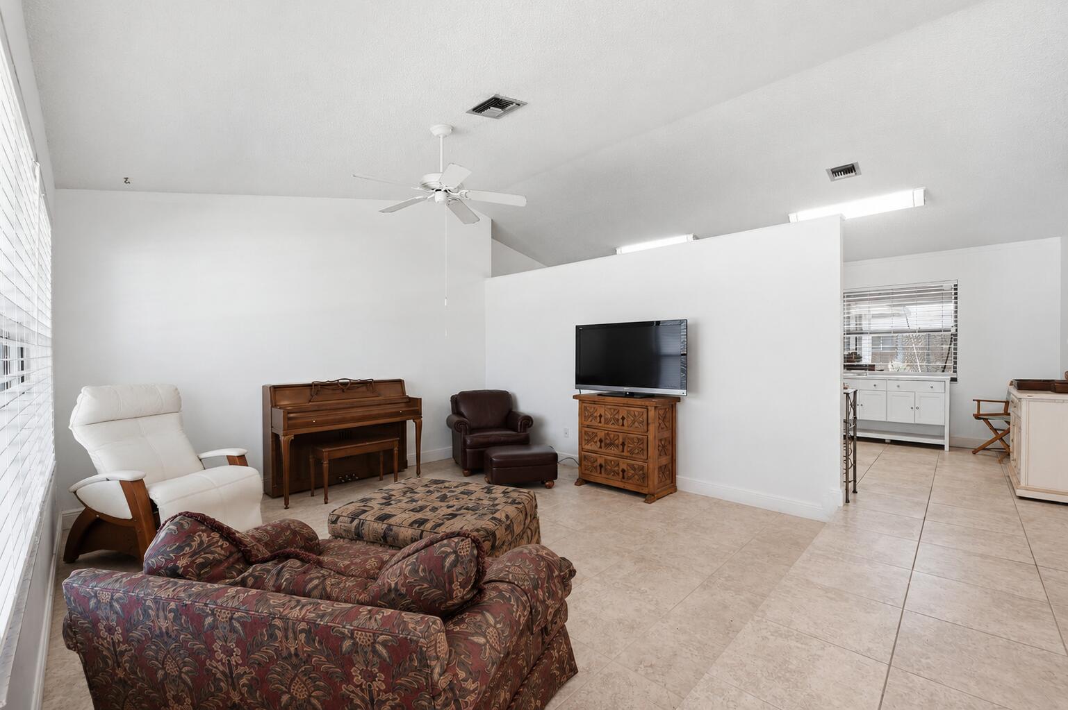 1081 Palama Way Property Photo 3