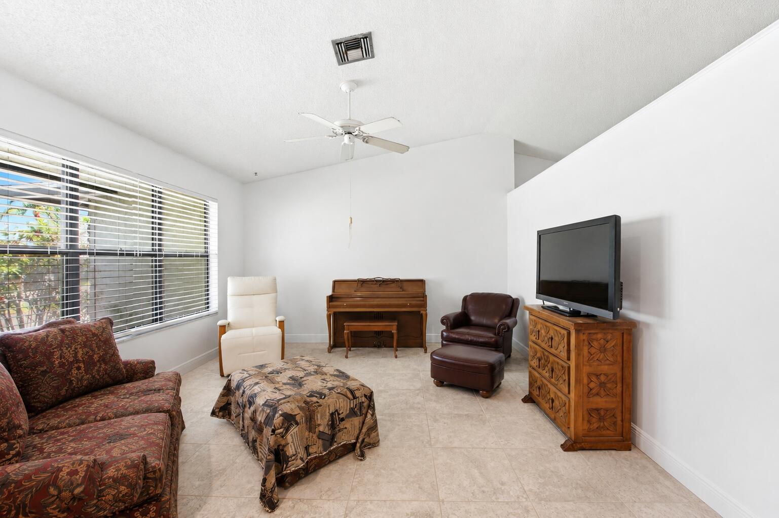 1081 Palama Way Property Photo 4