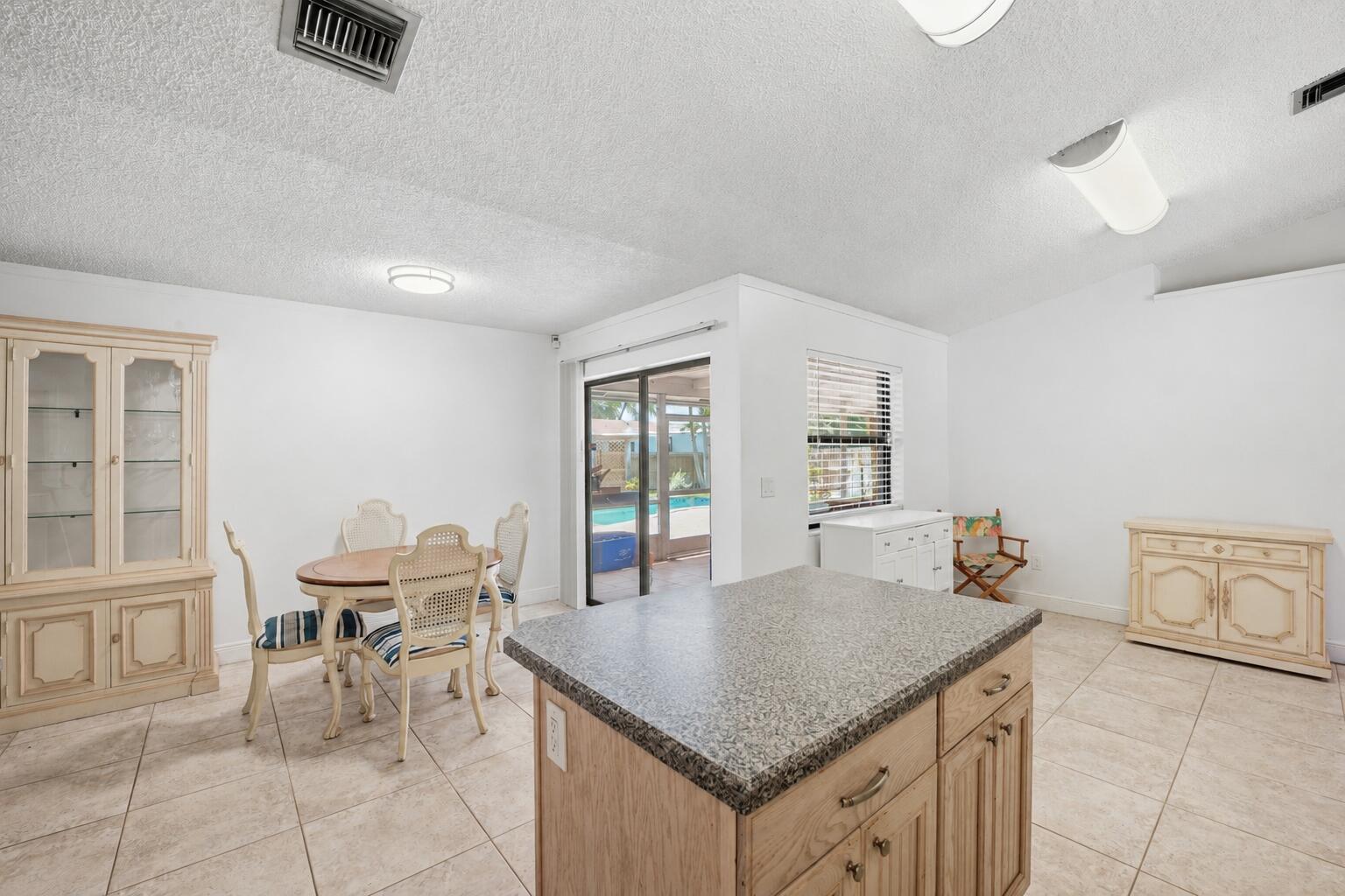 1081 Palama Way Property Photo 6