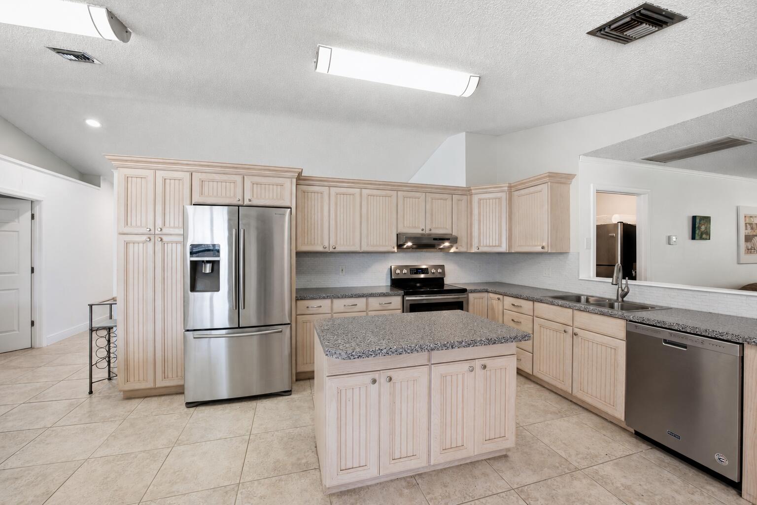 1081 Palama Way Property Photo 7
