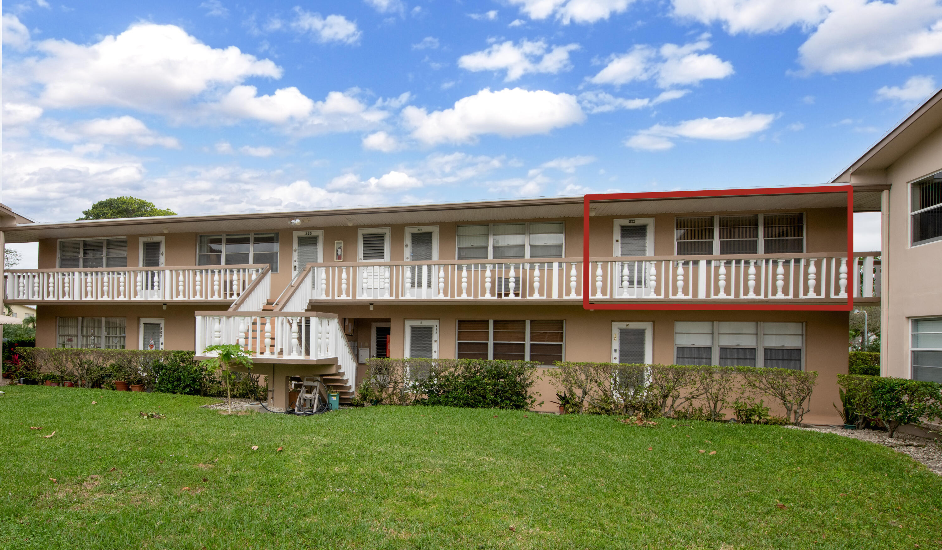 322 WINDSOR N Property Photo 1