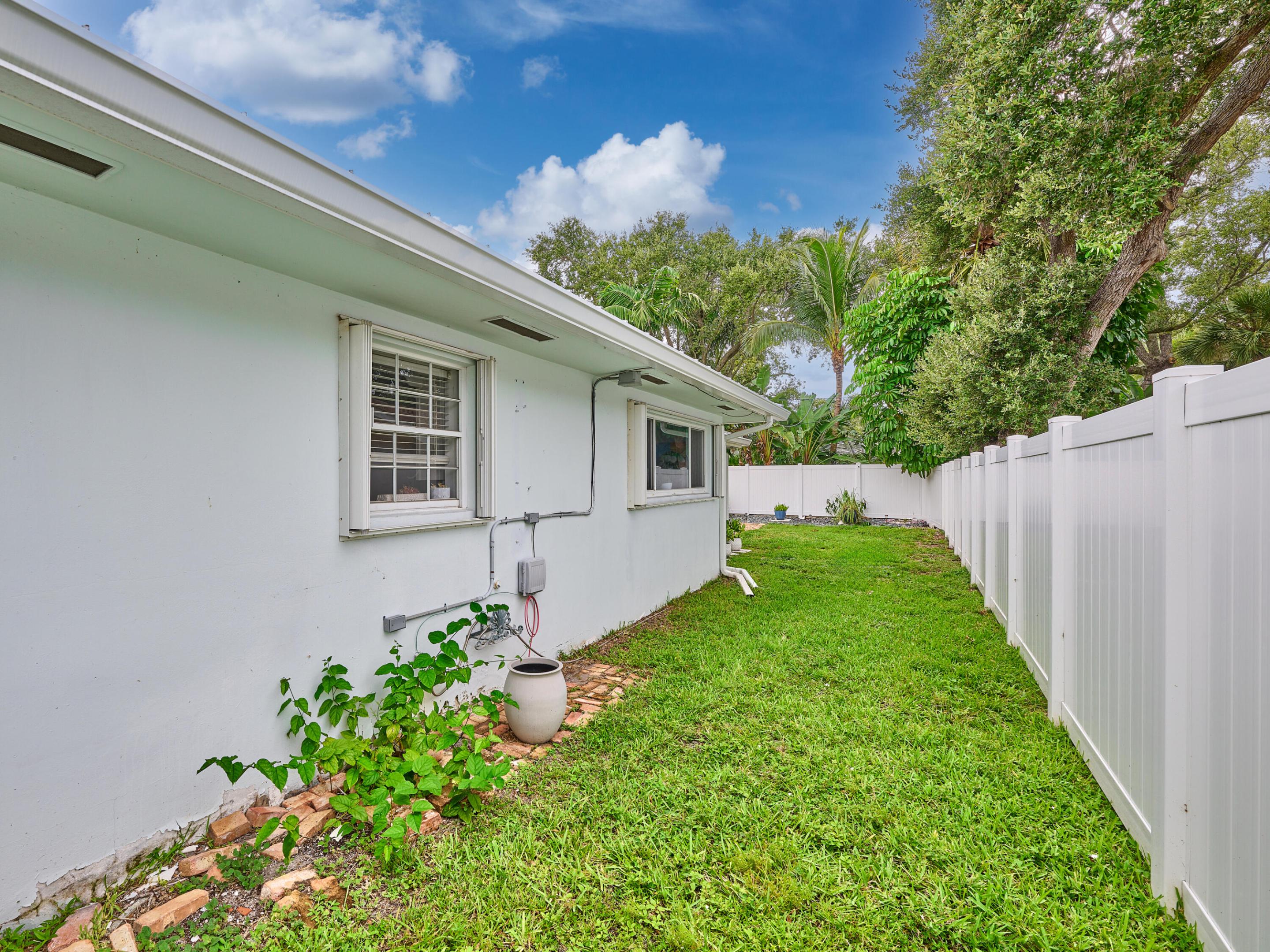 683 Sw 2nd Street Property Photo 10