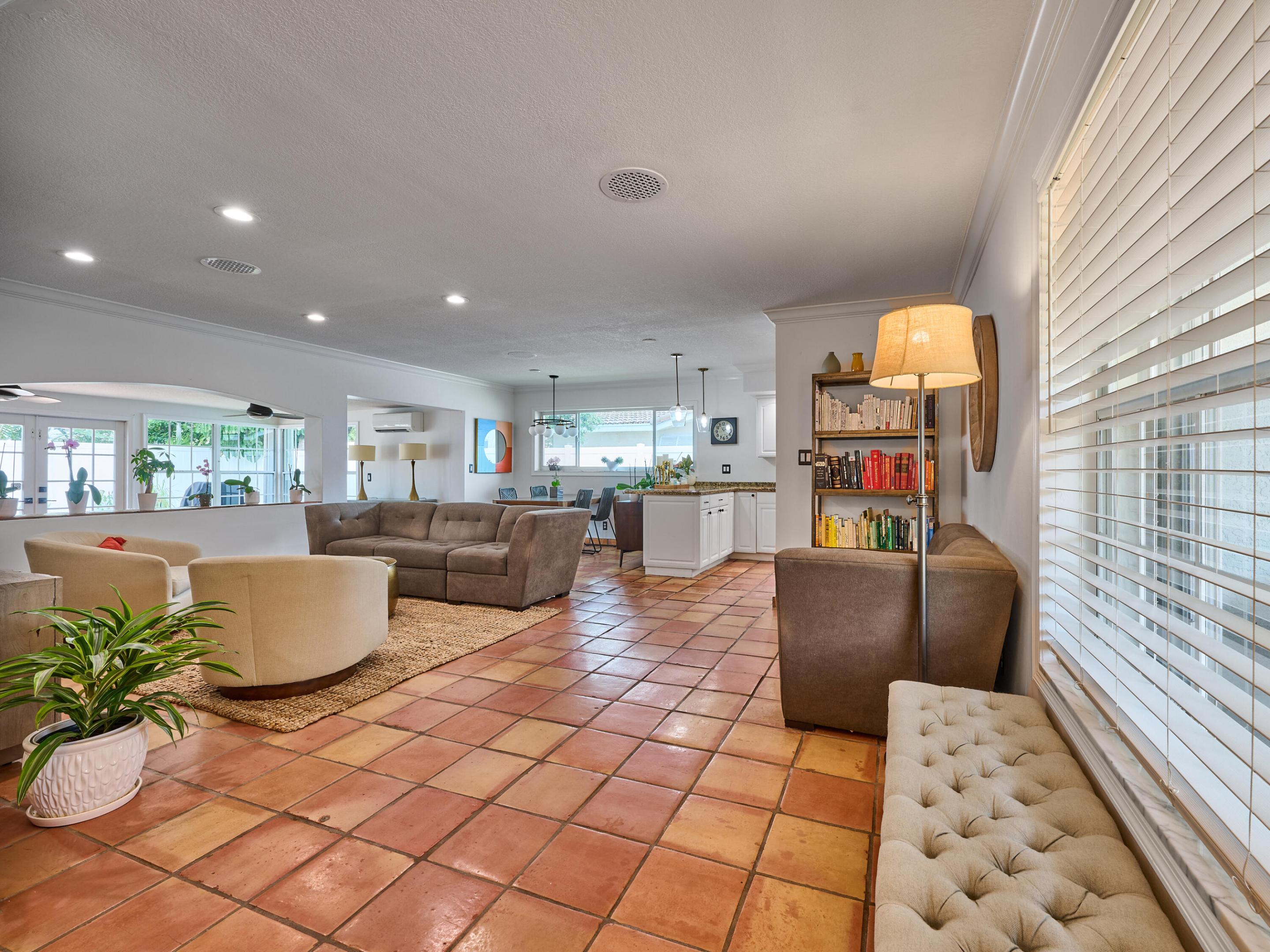 683 Sw 2nd Street Property Photo 16