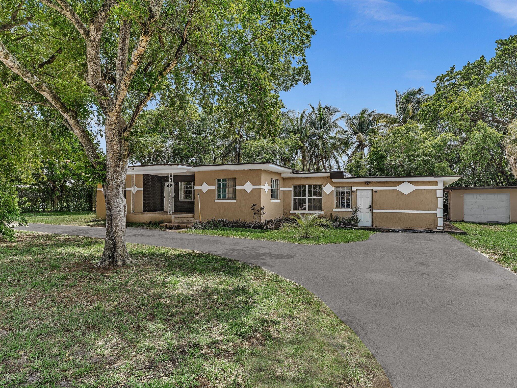 4400 W Broward Boulevard Property Photo 1