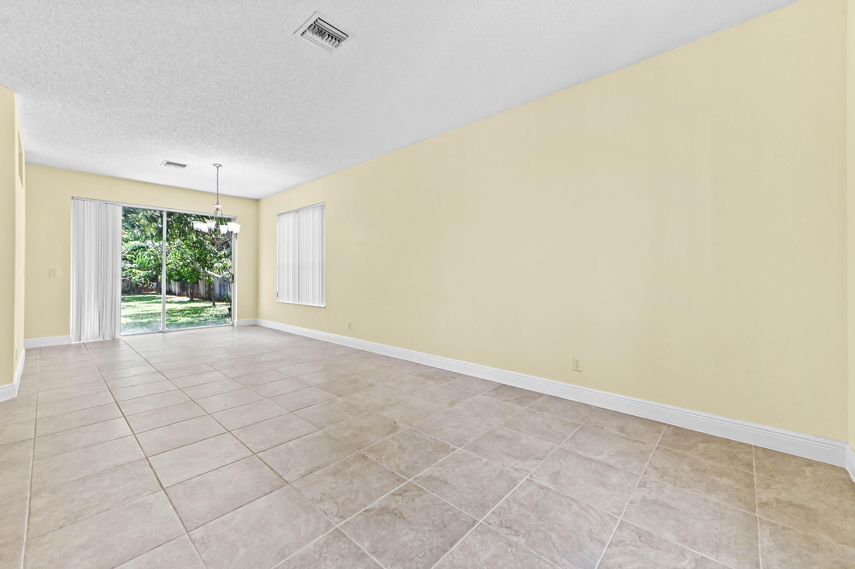 7570 Prescott Lane Property Photo 6