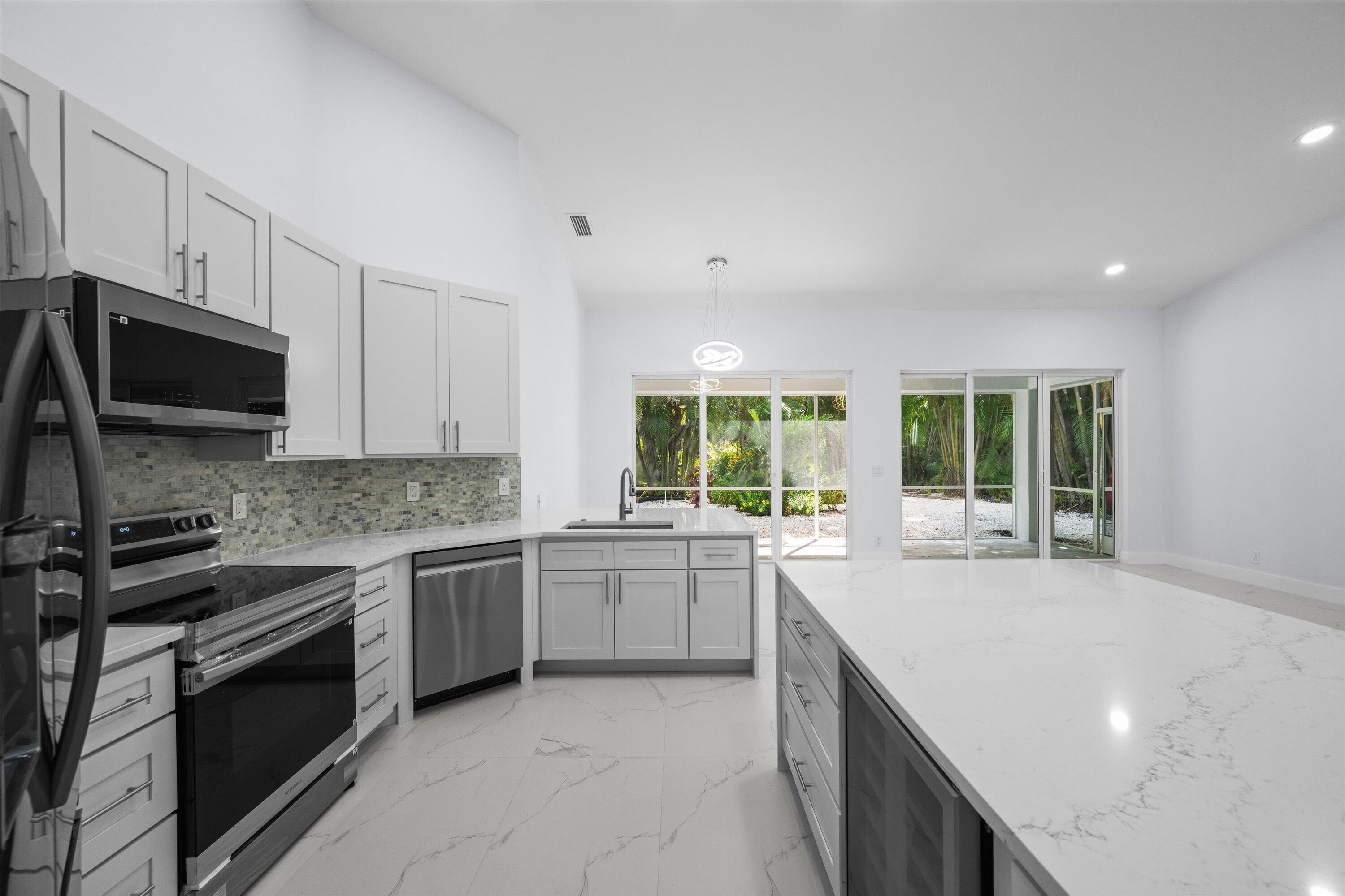 4521 Carlton Golf Drive Property Photo 2