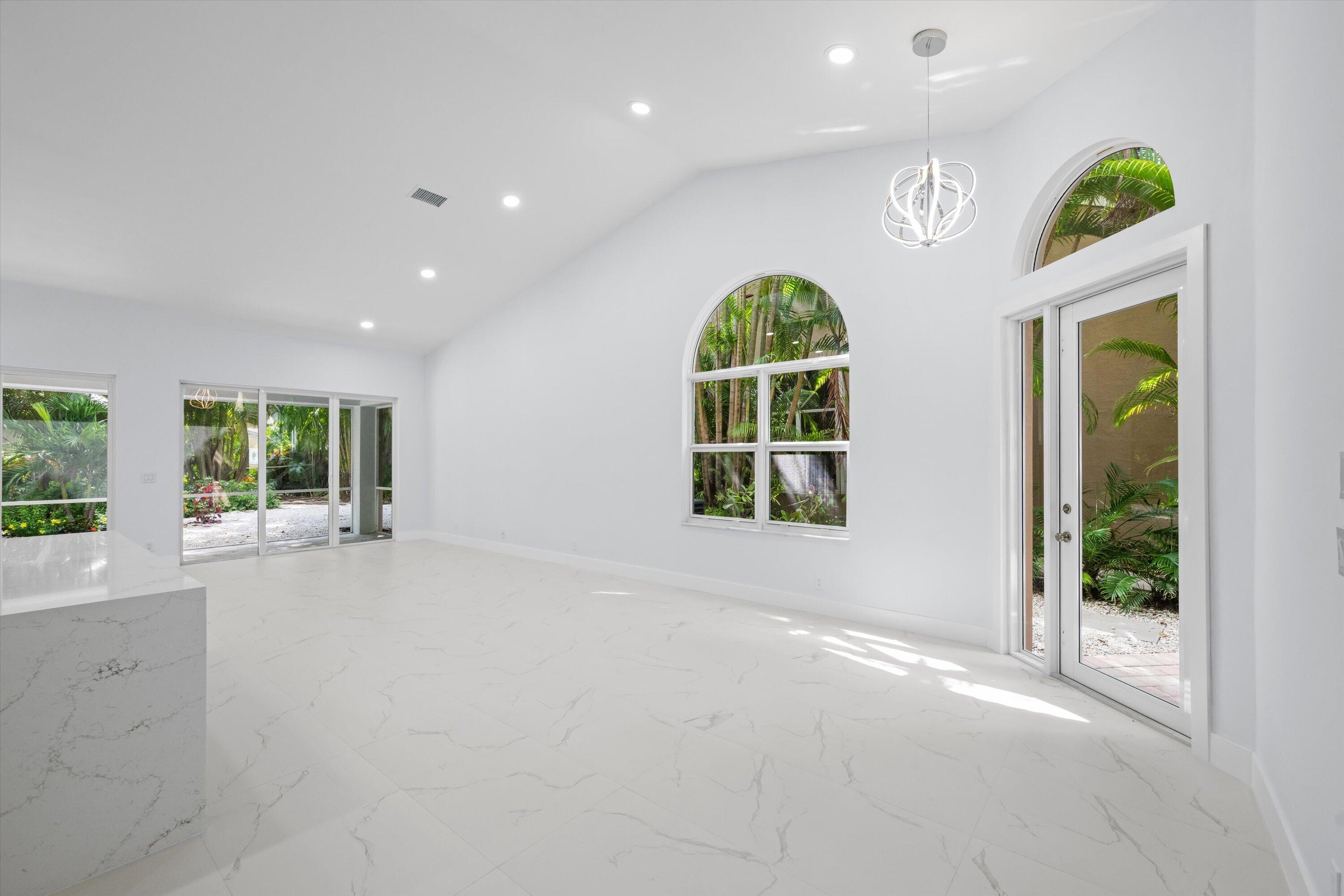 4521 Carlton Golf Drive Property Photo 3