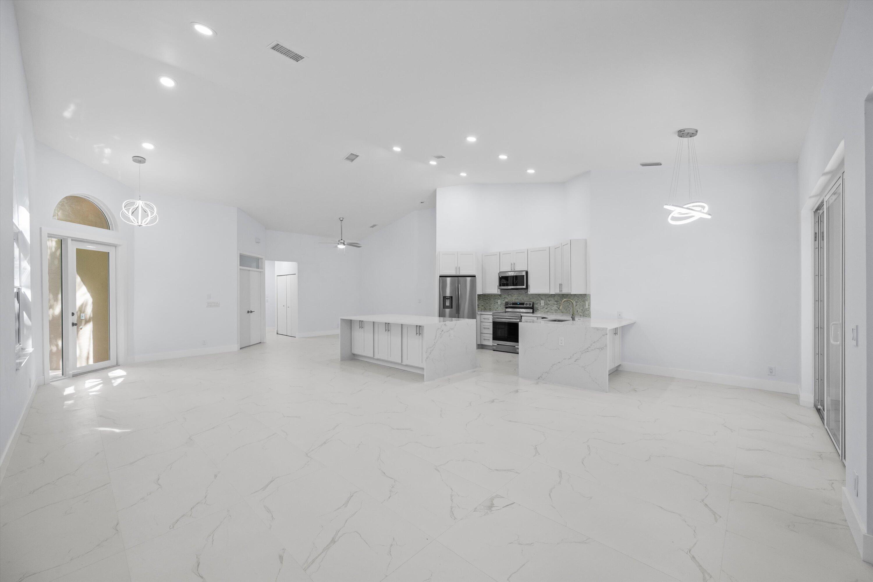 4521 Carlton Golf Drive Property Photo 8