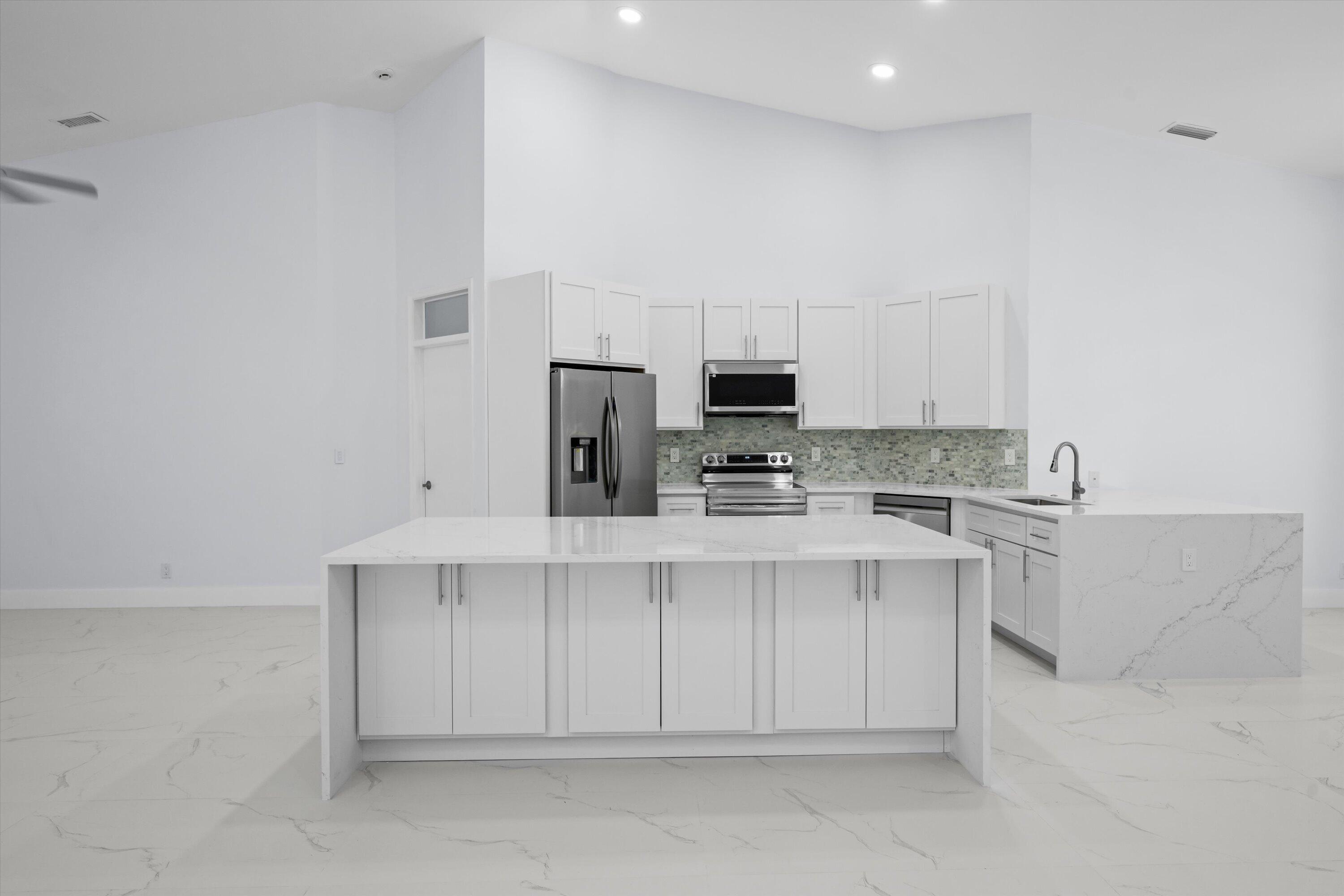 4521 Carlton Golf Drive Property Photo 10