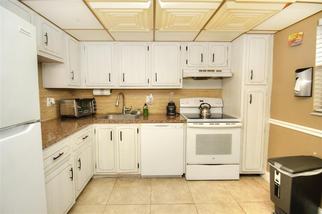 8401 Lagos De Campo Boulevard 306v Property Photo 4