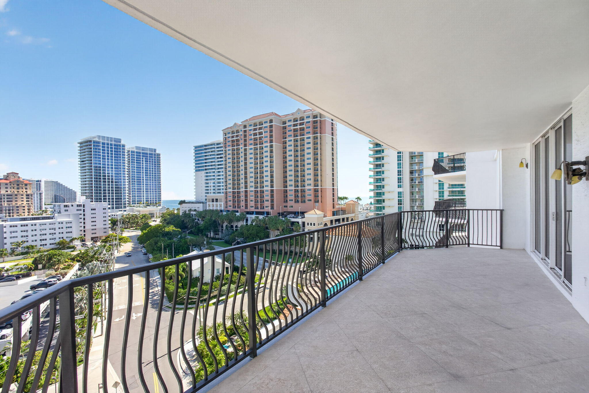 100 S Birch Road 1003f Property Photo 10