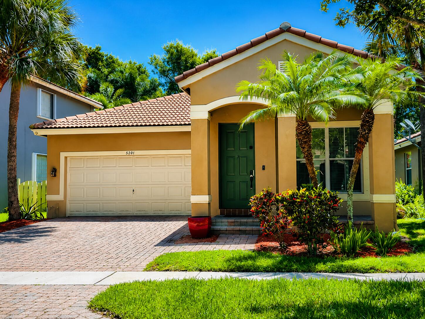 5201 SANCERRE Circle Property Photo 1