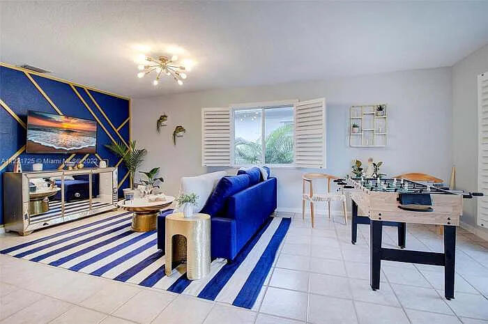 917 ORANGE Isle Property Photo 1