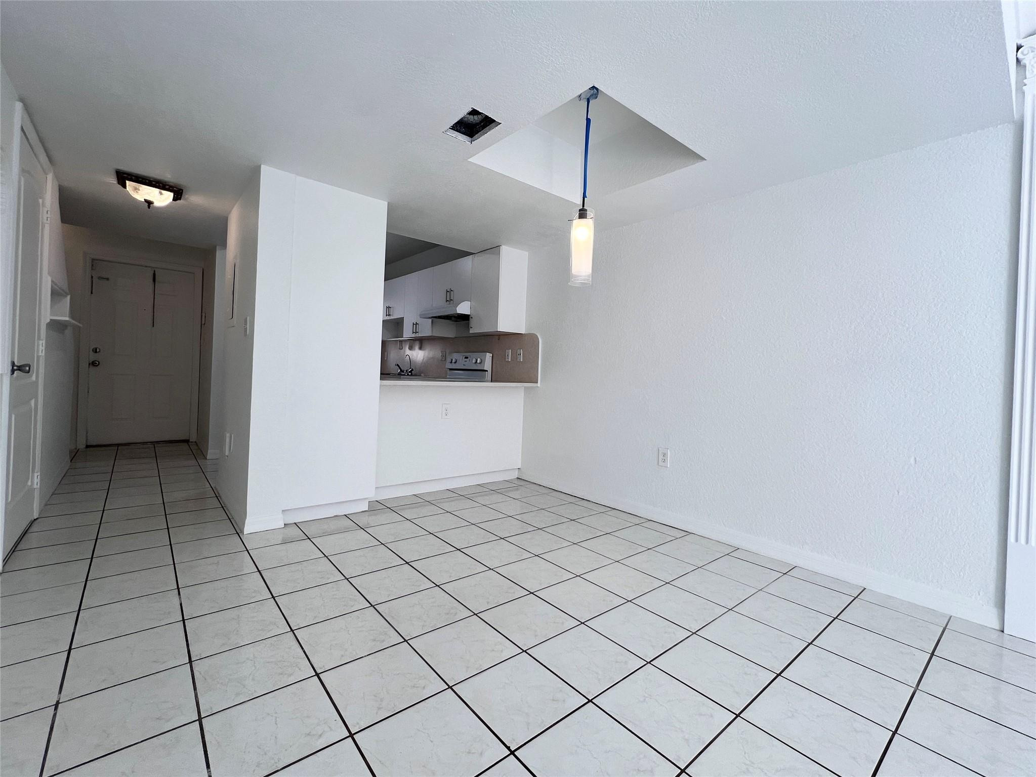 519 W 68th Street 4 Property Photo 5