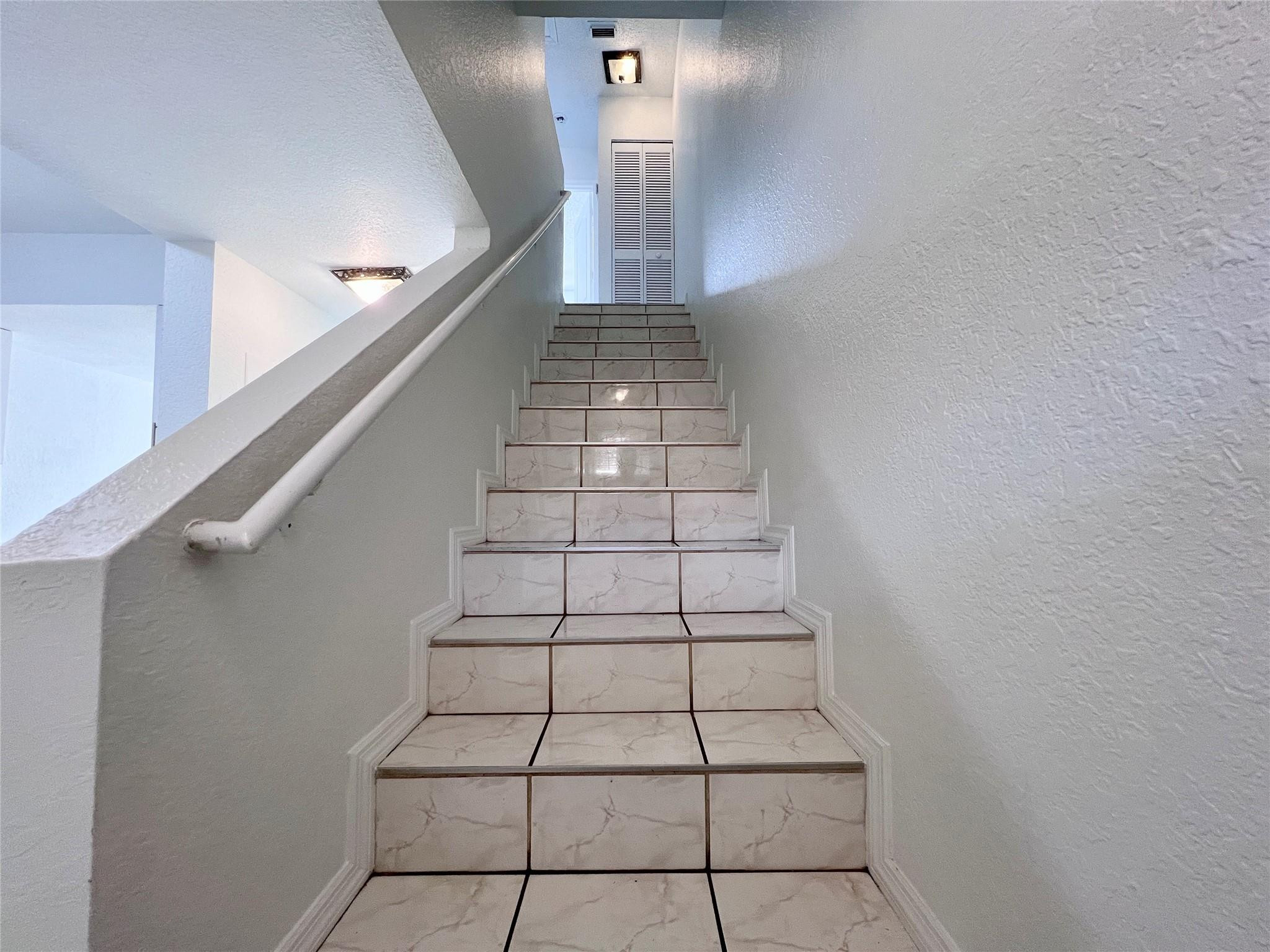 519 W 68th Street 4 Property Photo 8