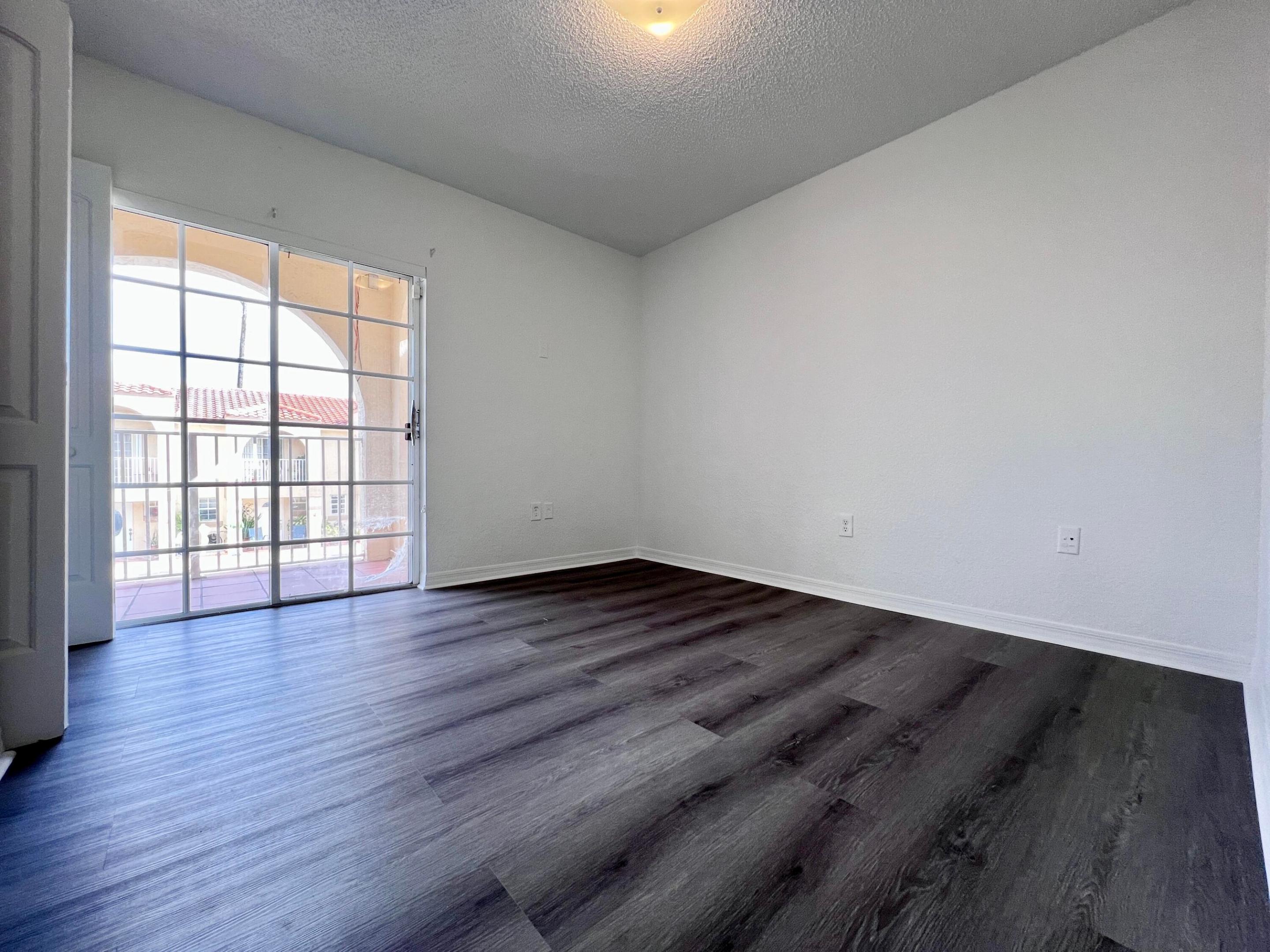 519 W 68th Street 4 Property Photo 14