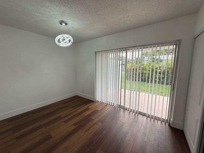5140 Elmhurst Road B Property Photo 12