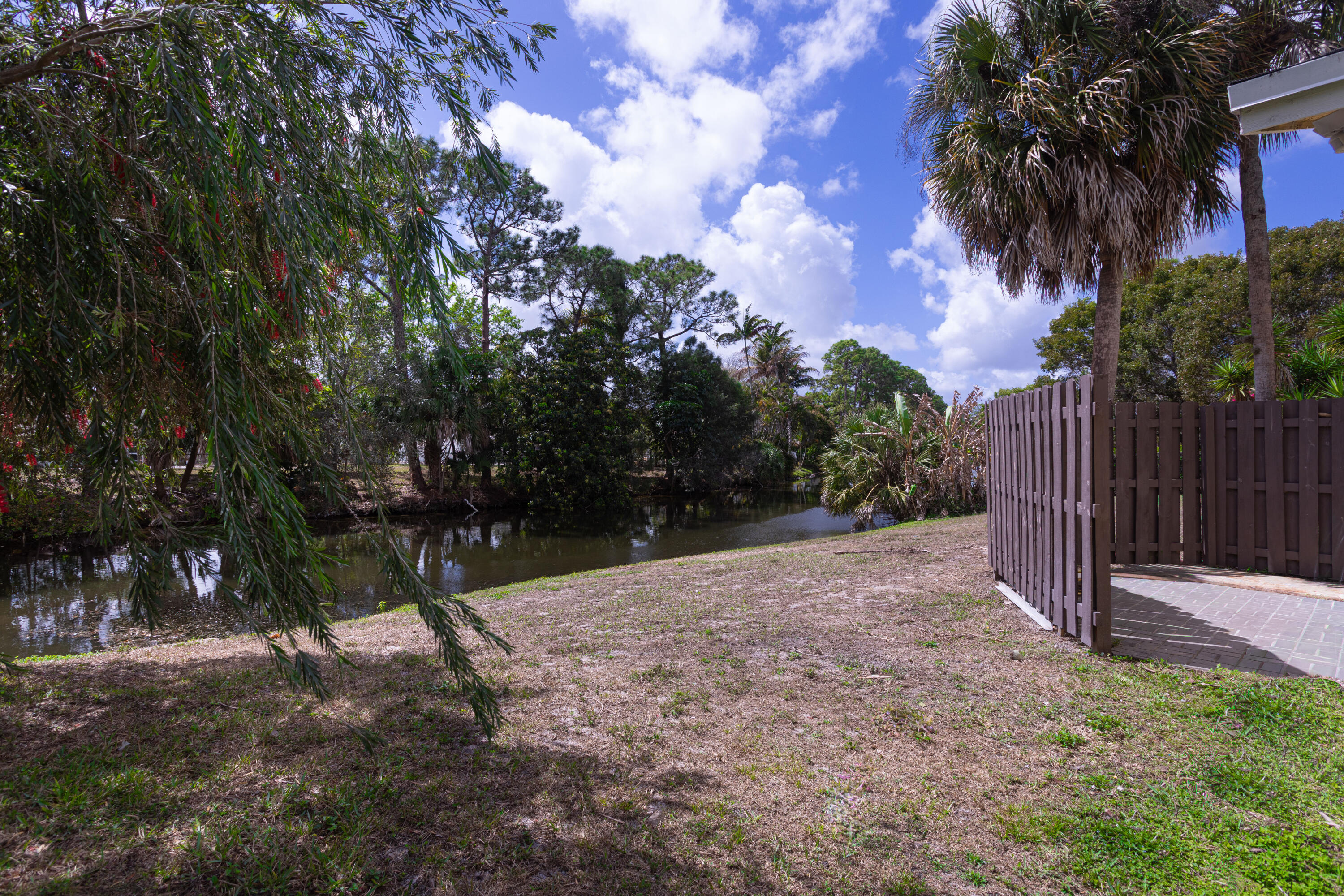 202 Sparrow Drive 1 Property Photo 2
