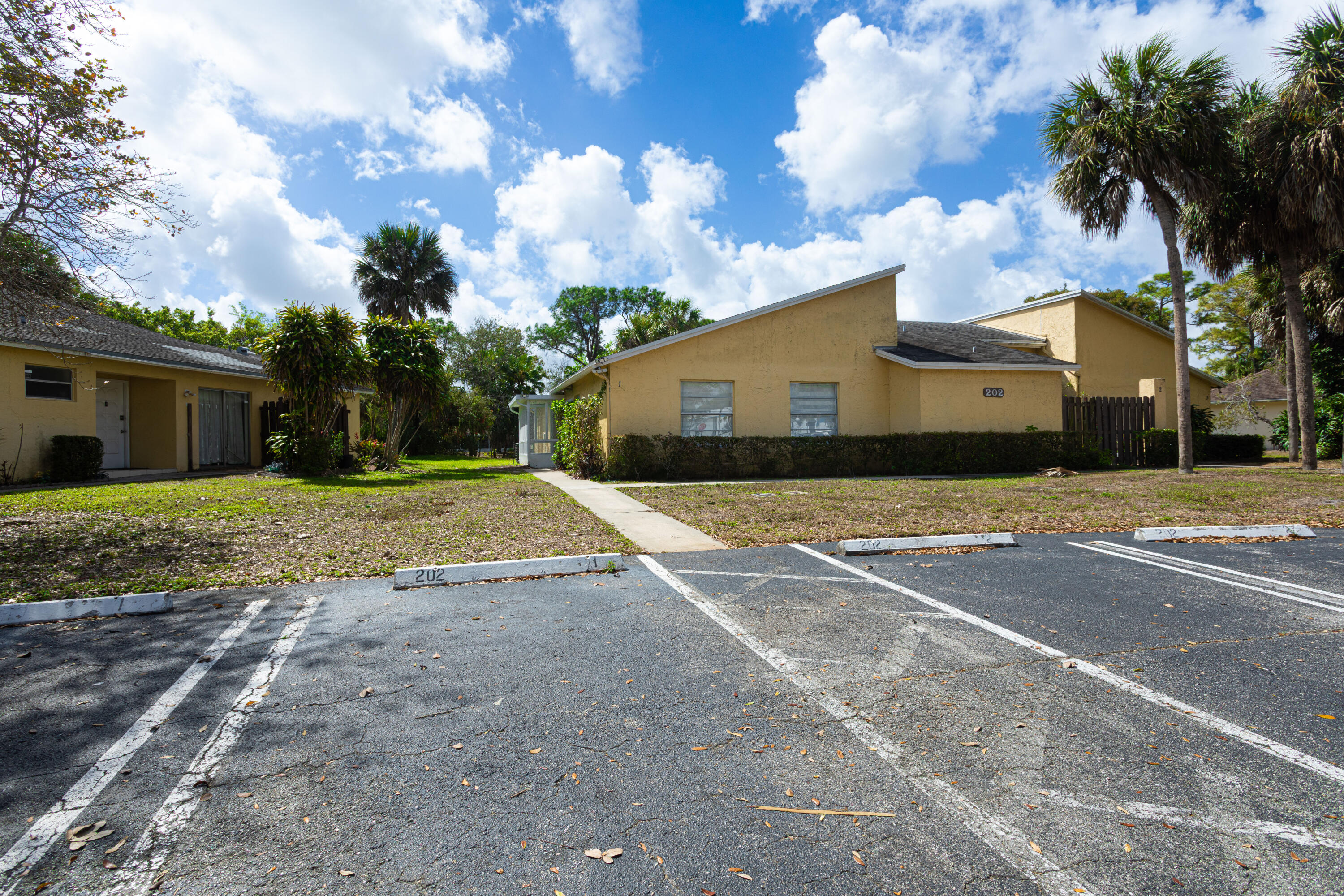 202 Sparrow Drive 1 Property Photo 3
