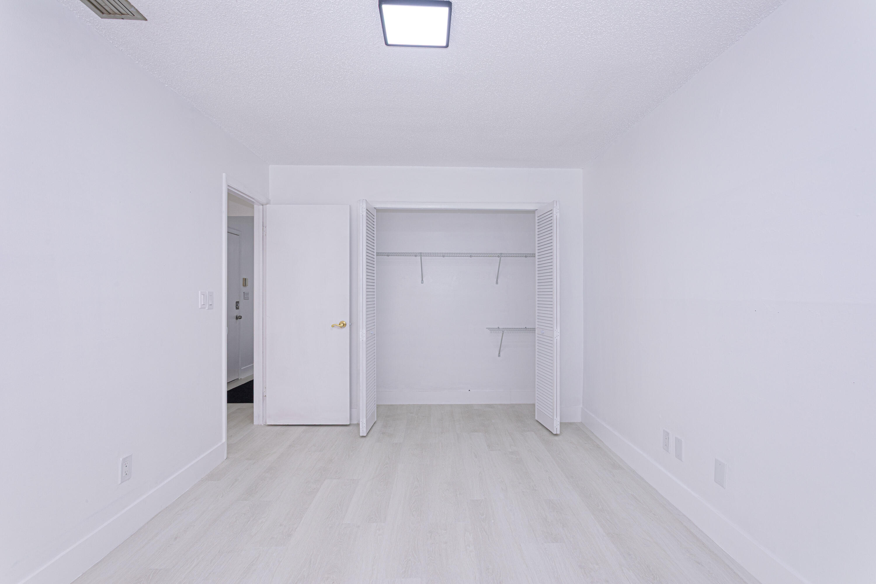 202 Sparrow Drive 1 Property Photo 14