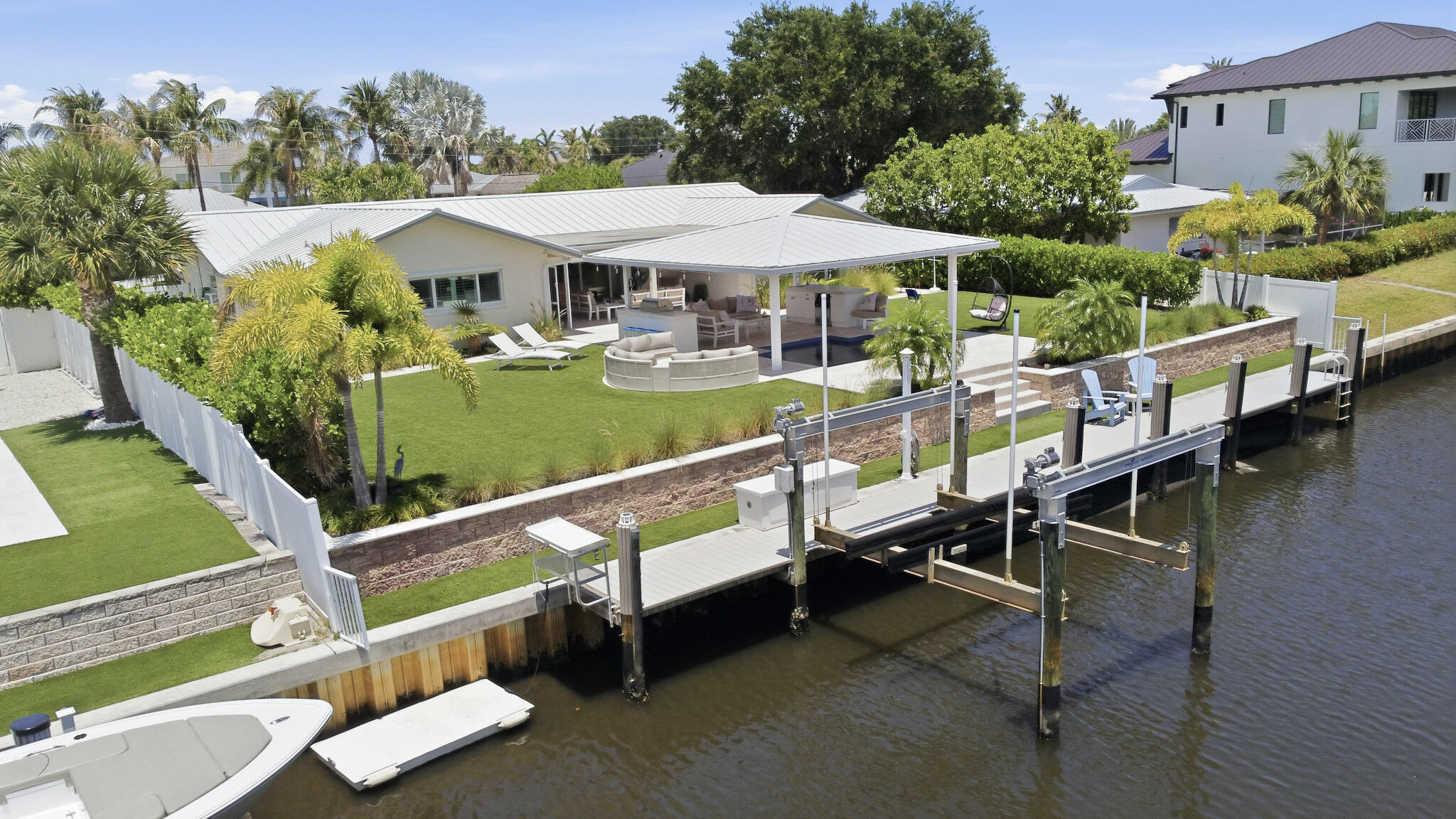 16 LEEWARD Circle Property Photo 1