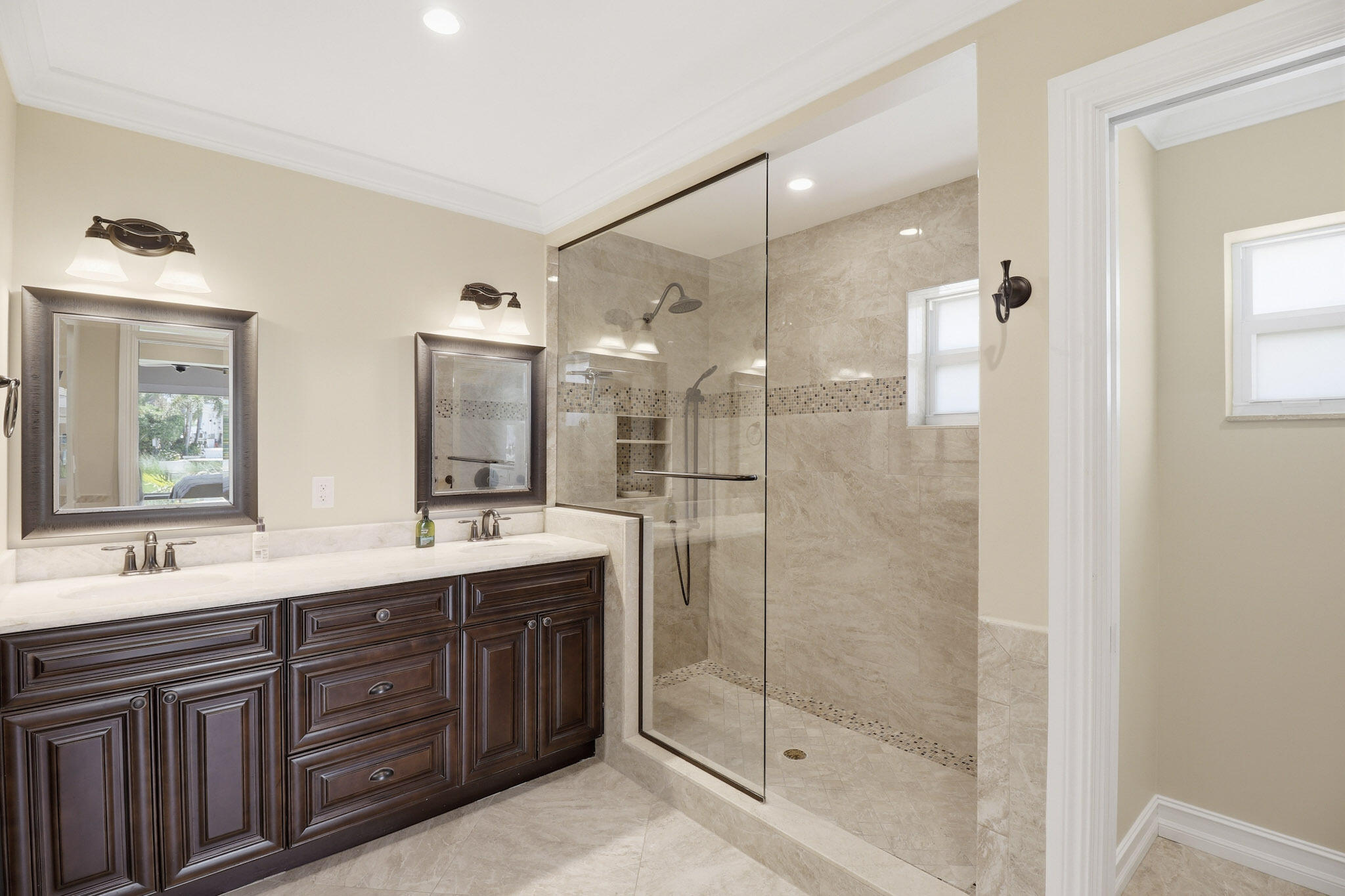16 Leeward Circle Property Photo 27