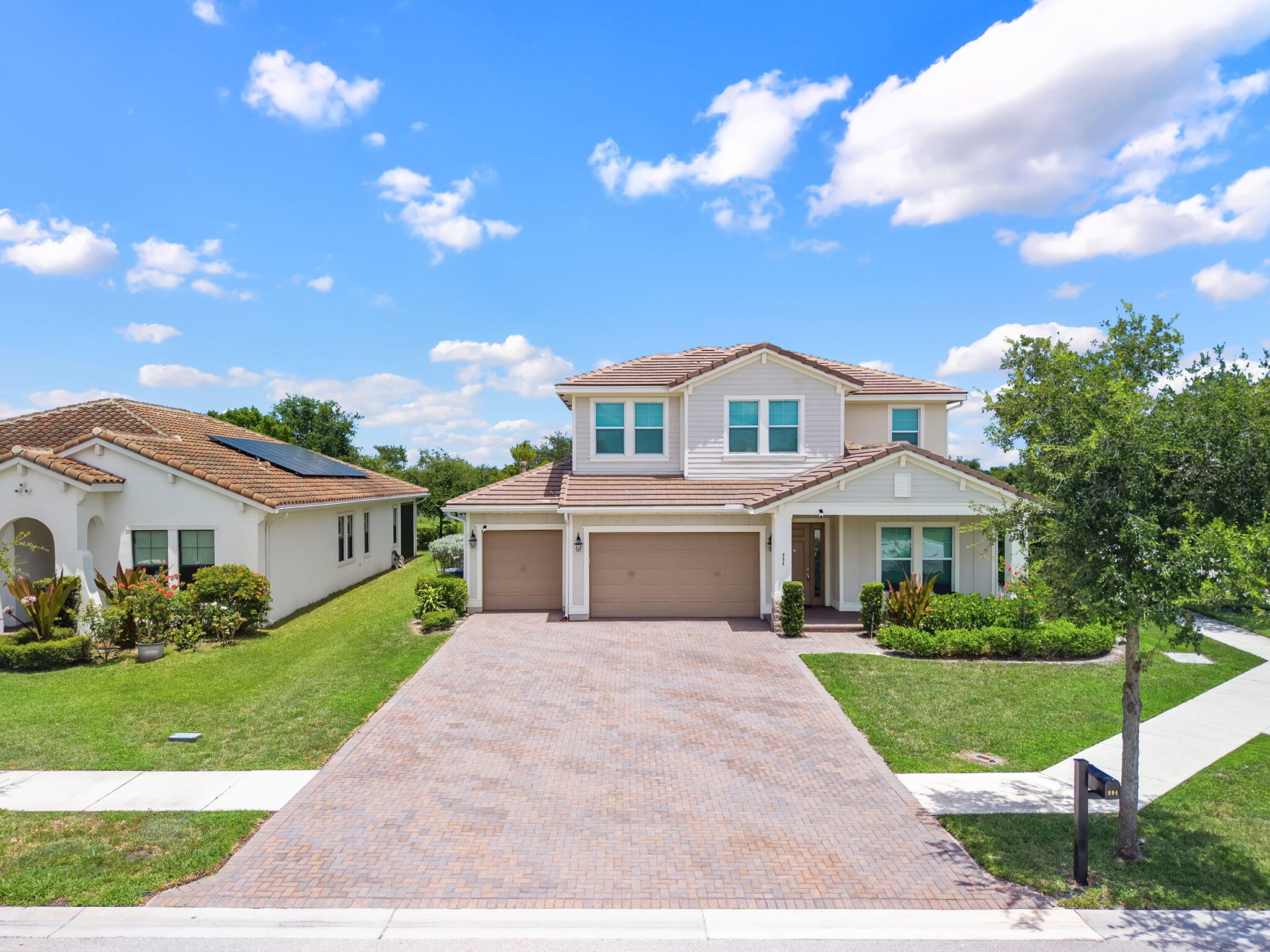 984 Sterling Pine Place Property Photo 1
