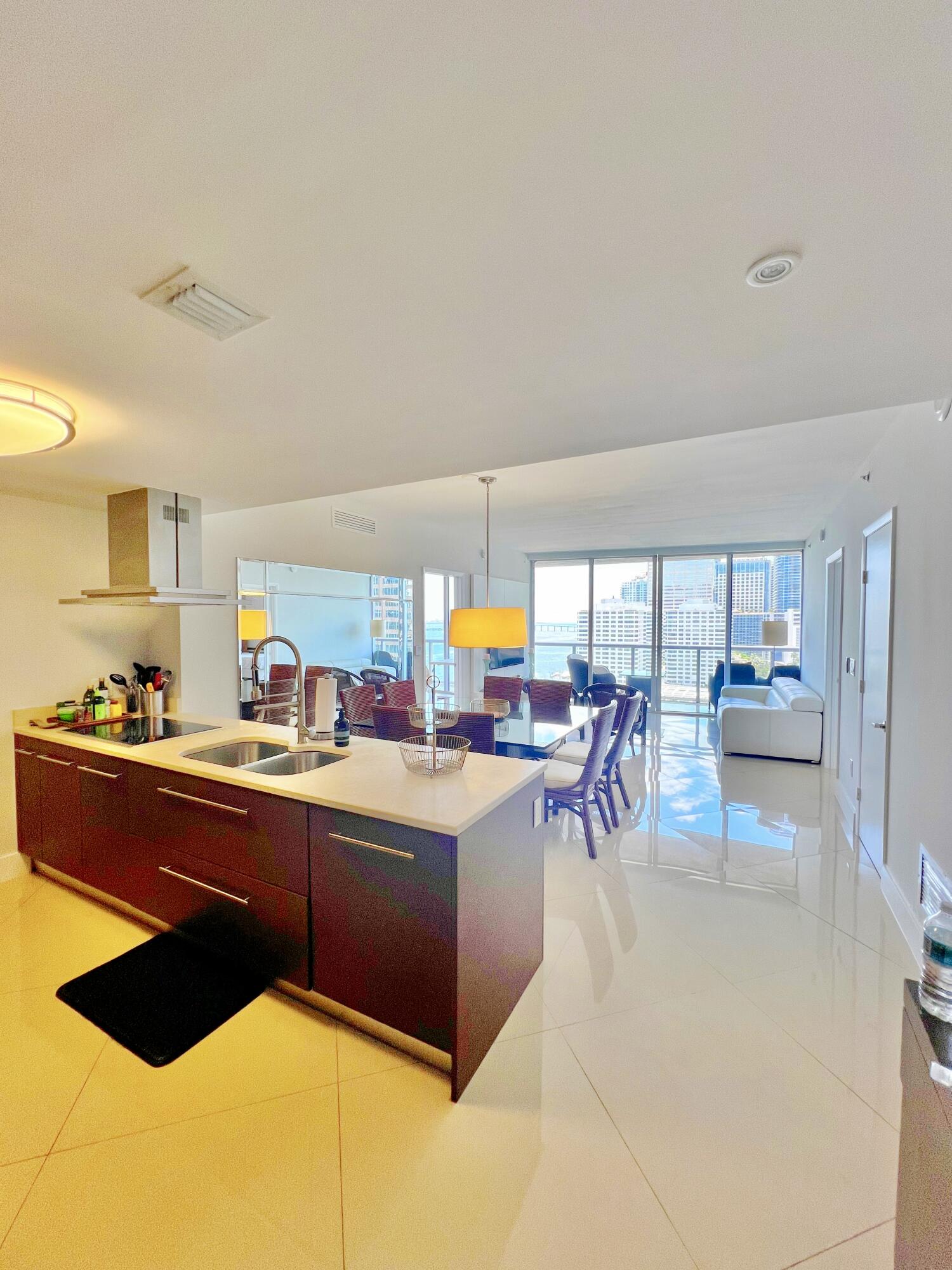 495 Brickell Avenue 1605 Property Photo 6