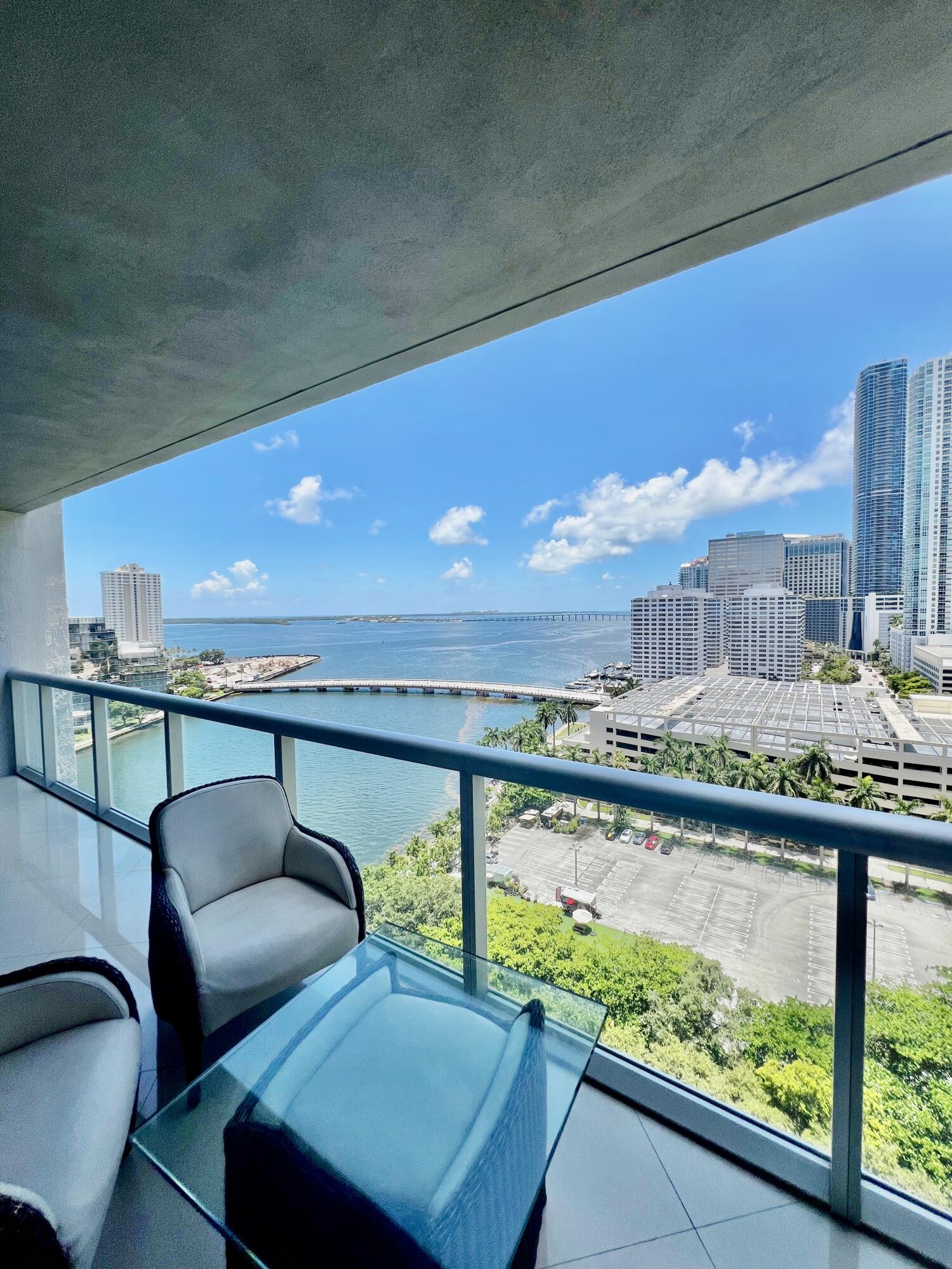 495 Brickell Avenue 1605 Property Photo 9