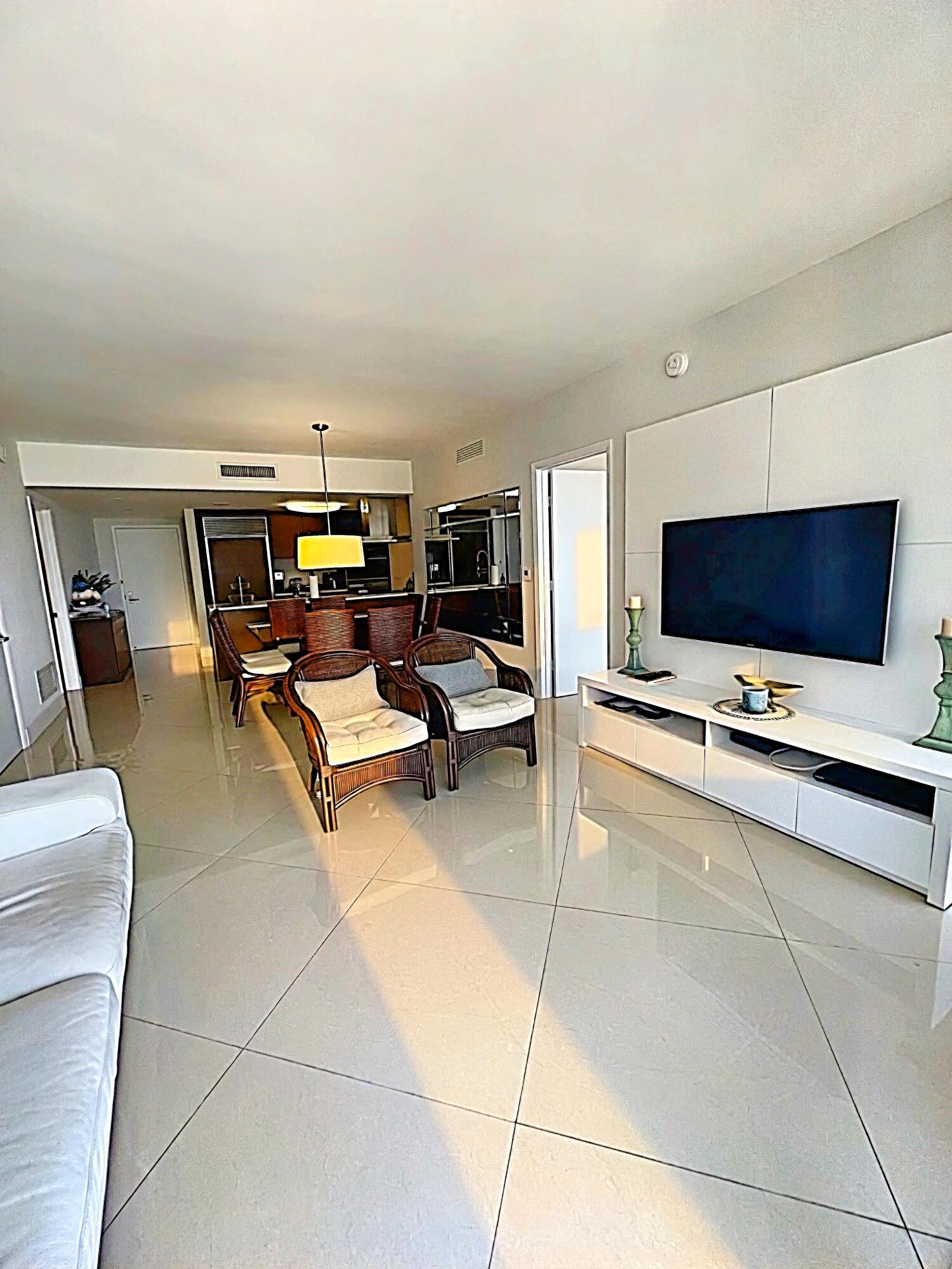 495 Brickell Avenue 1605 Property Photo 19