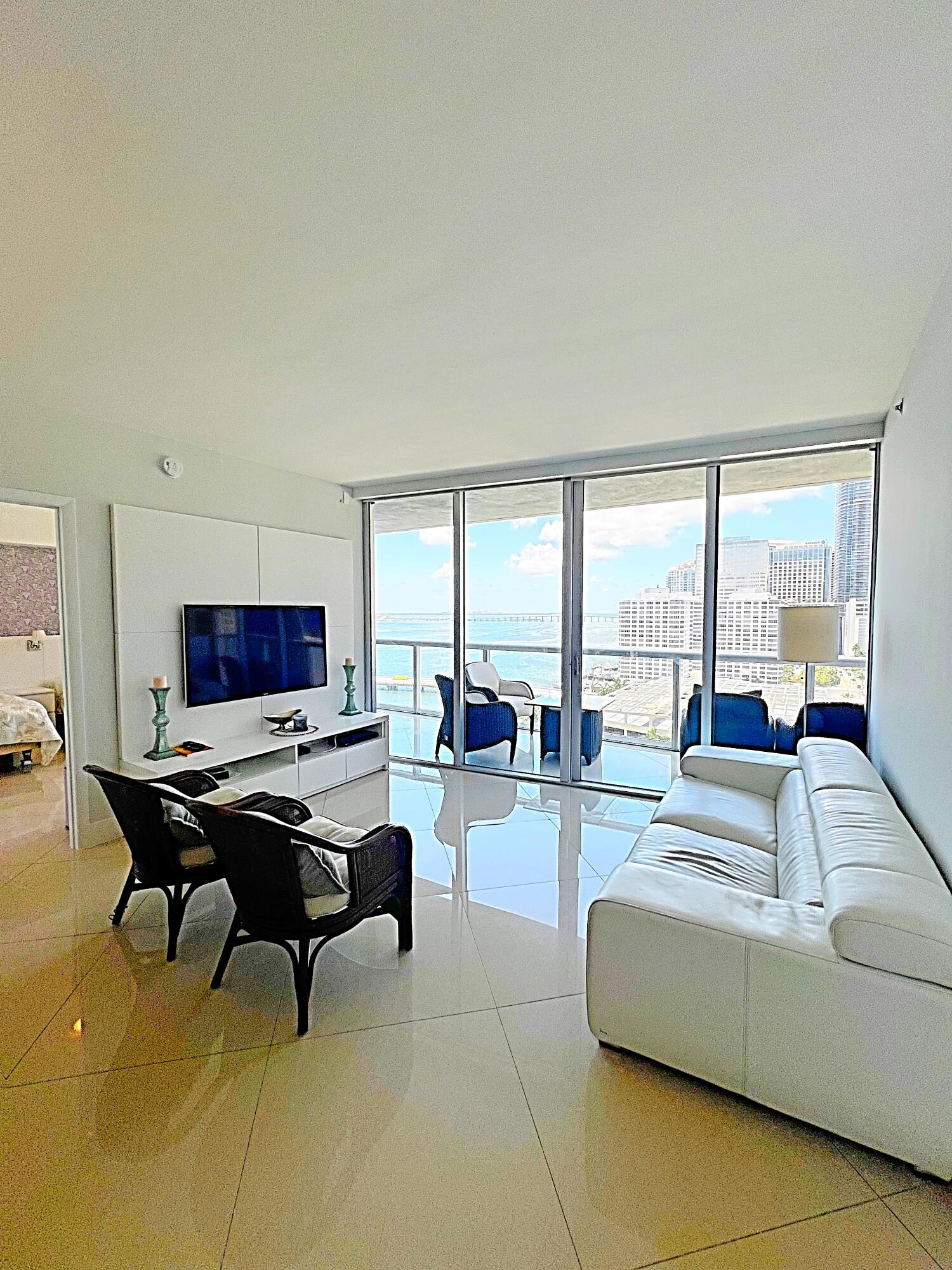 495 Brickell Avenue 1605 Property Photo 27