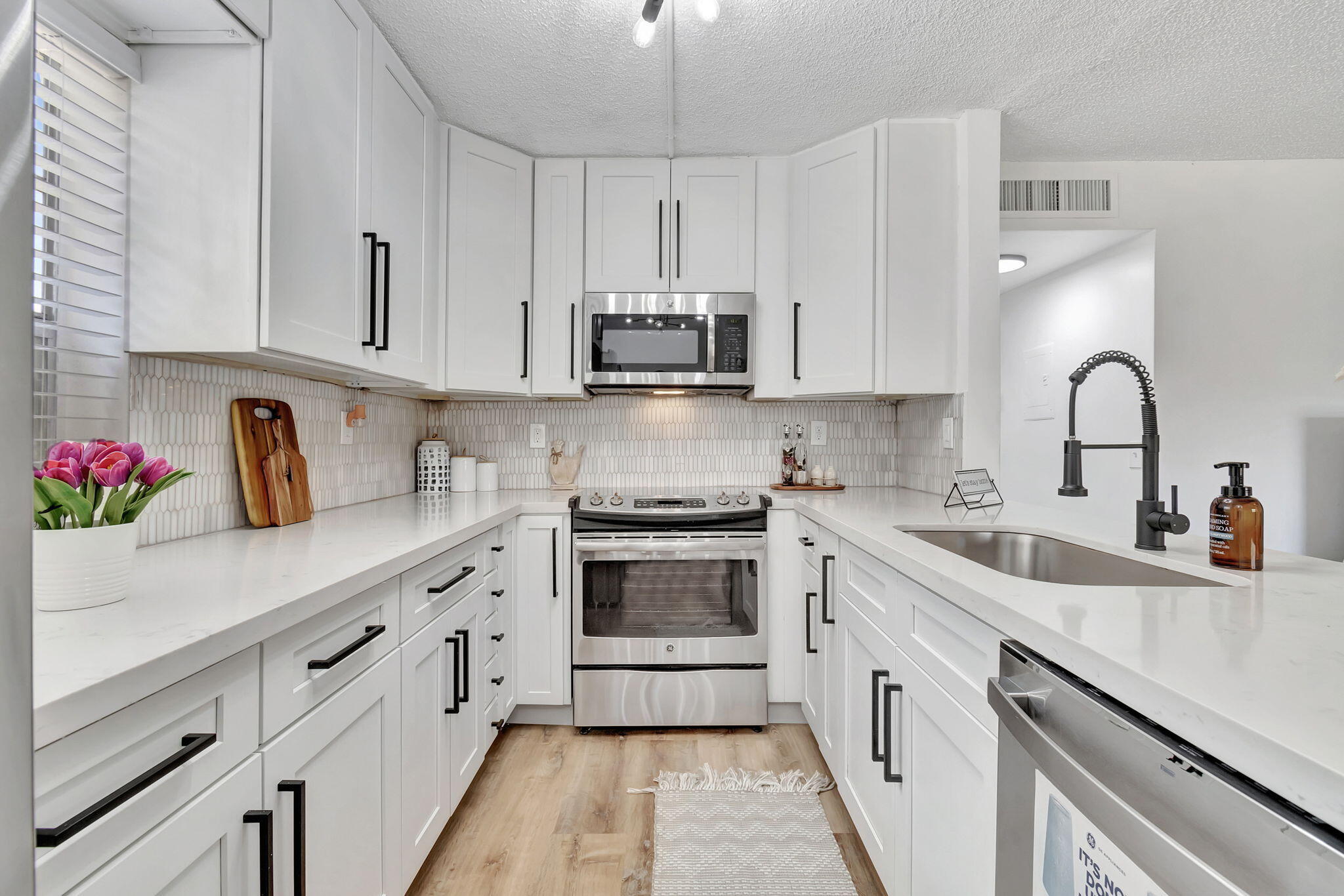 52 Burgundy B Property Photo 18