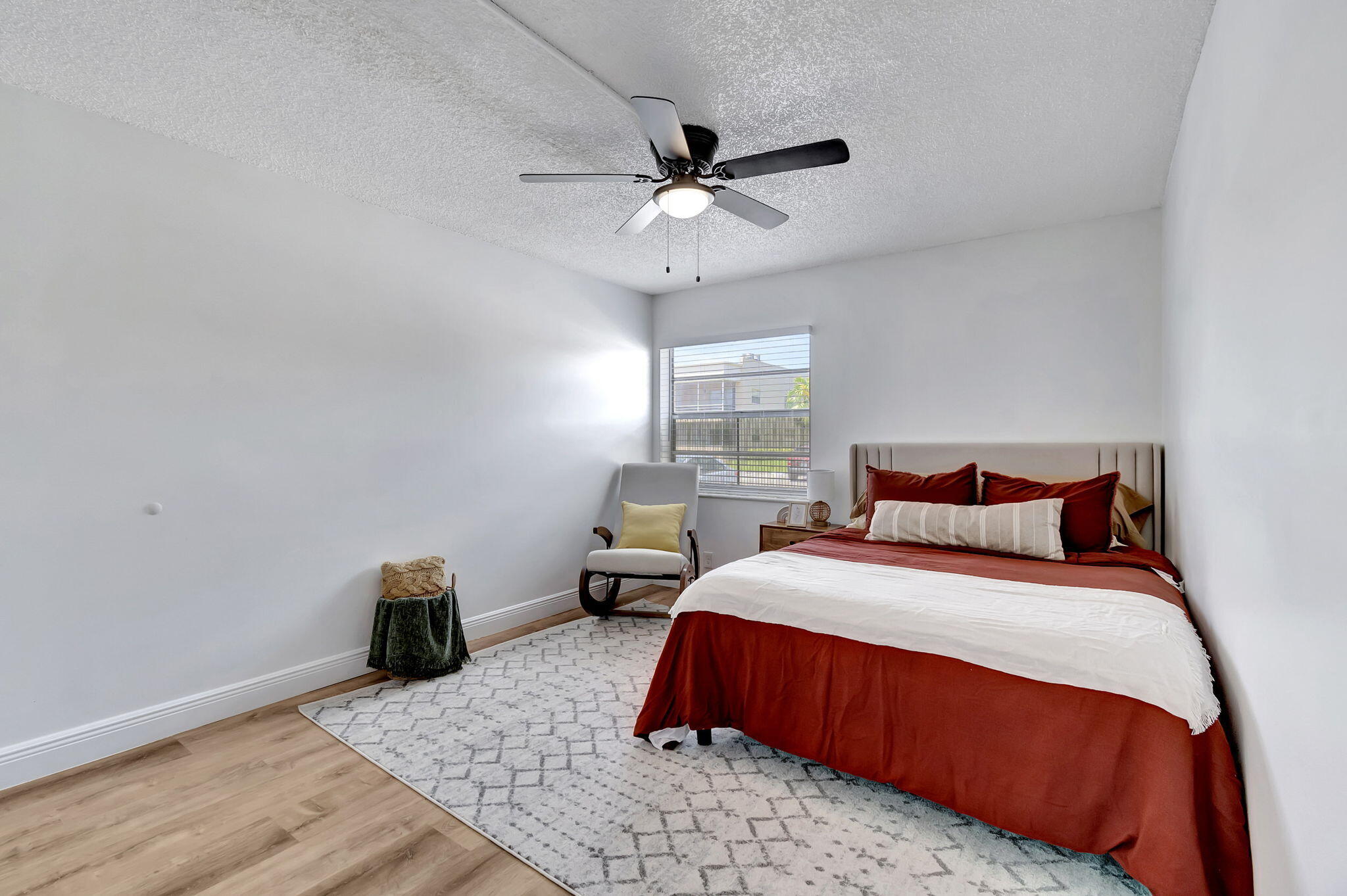 52 Burgundy B Property Photo 23