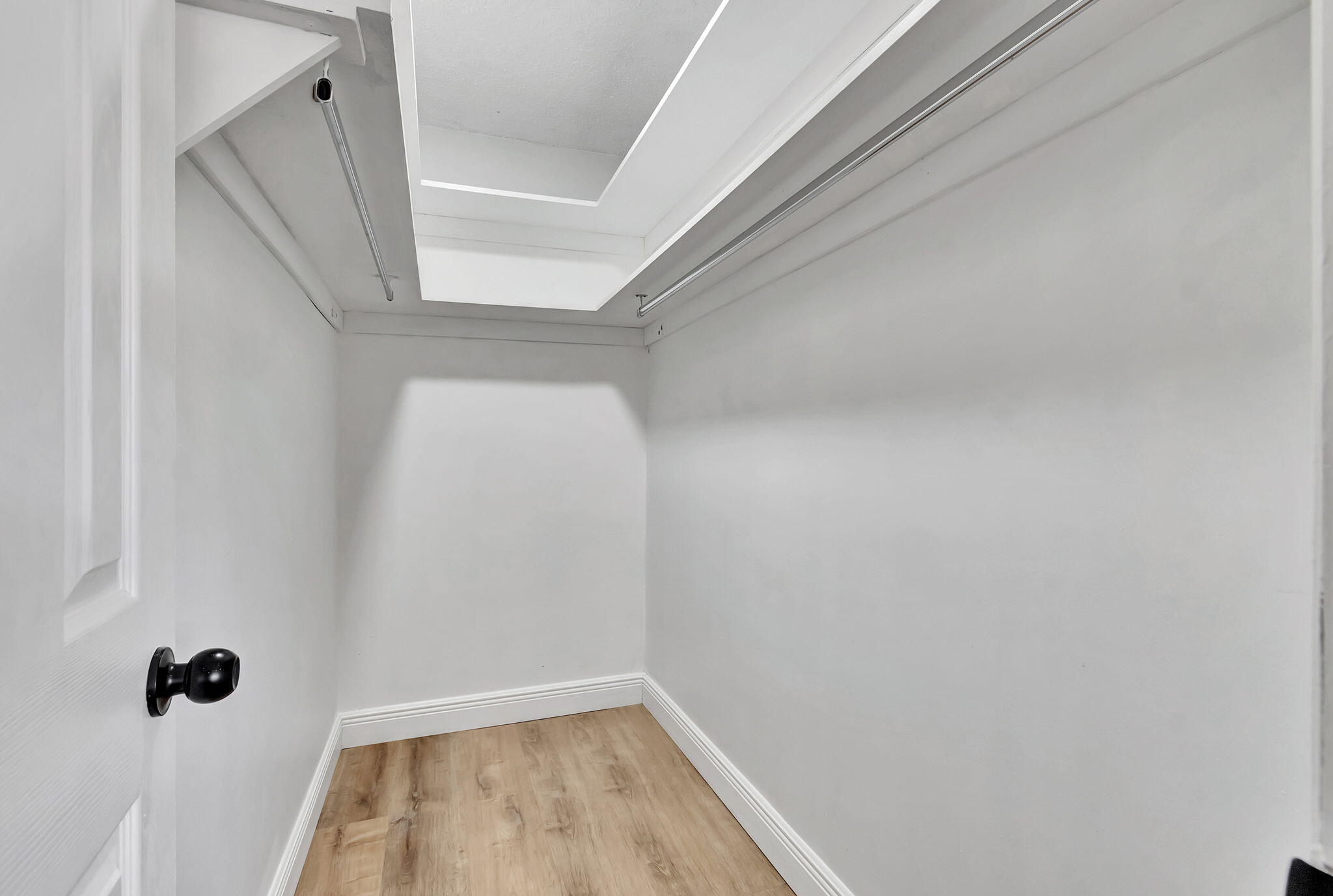 52 Burgundy B Property Photo 25
