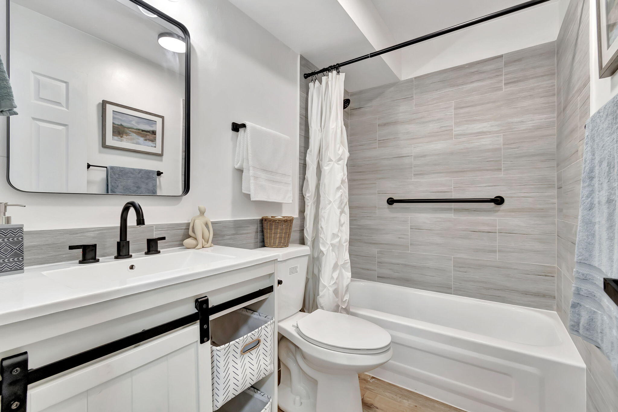 52 Burgundy B Property Photo 29