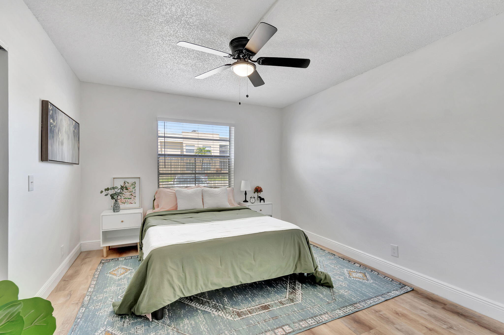 52 Burgundy B Property Photo 33