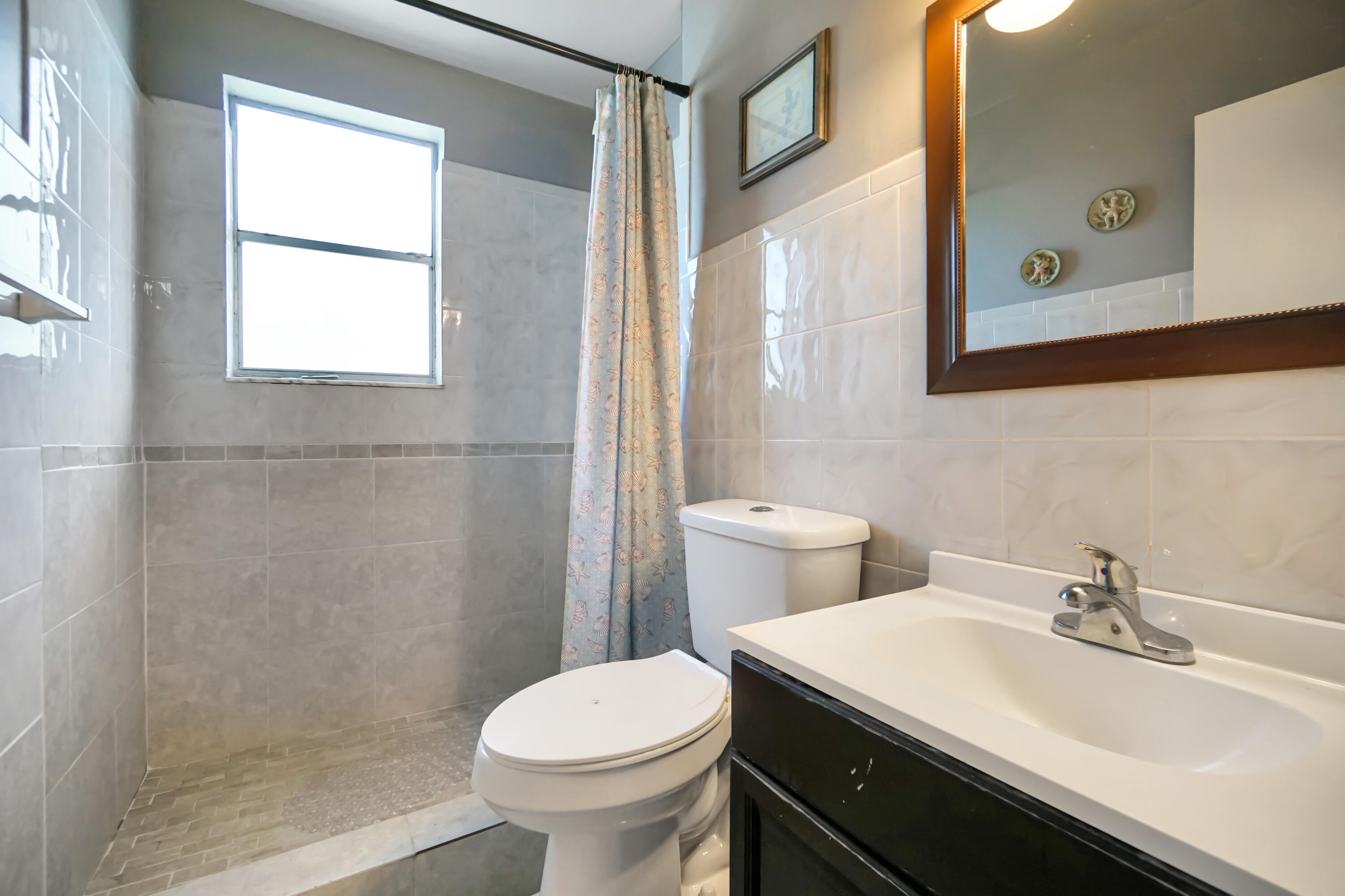 1067 W 43rd Place 68 Property Photo 14