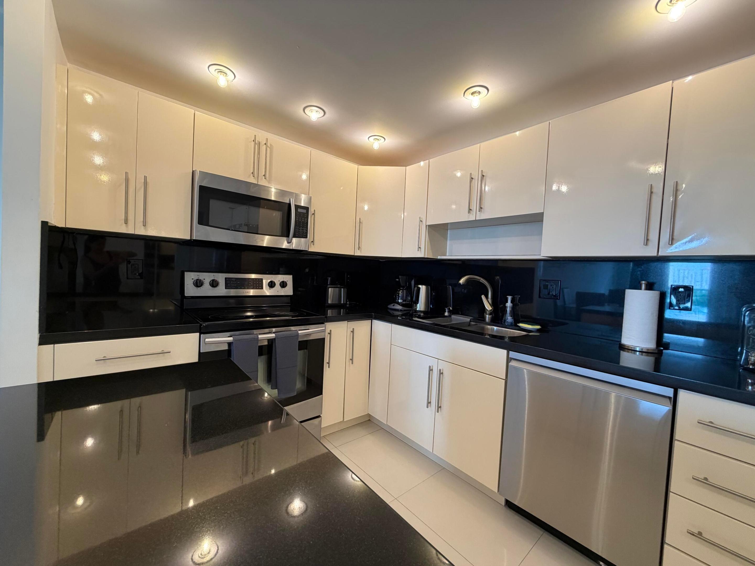 19390 Collins Avenue 1603 Property Photo 6