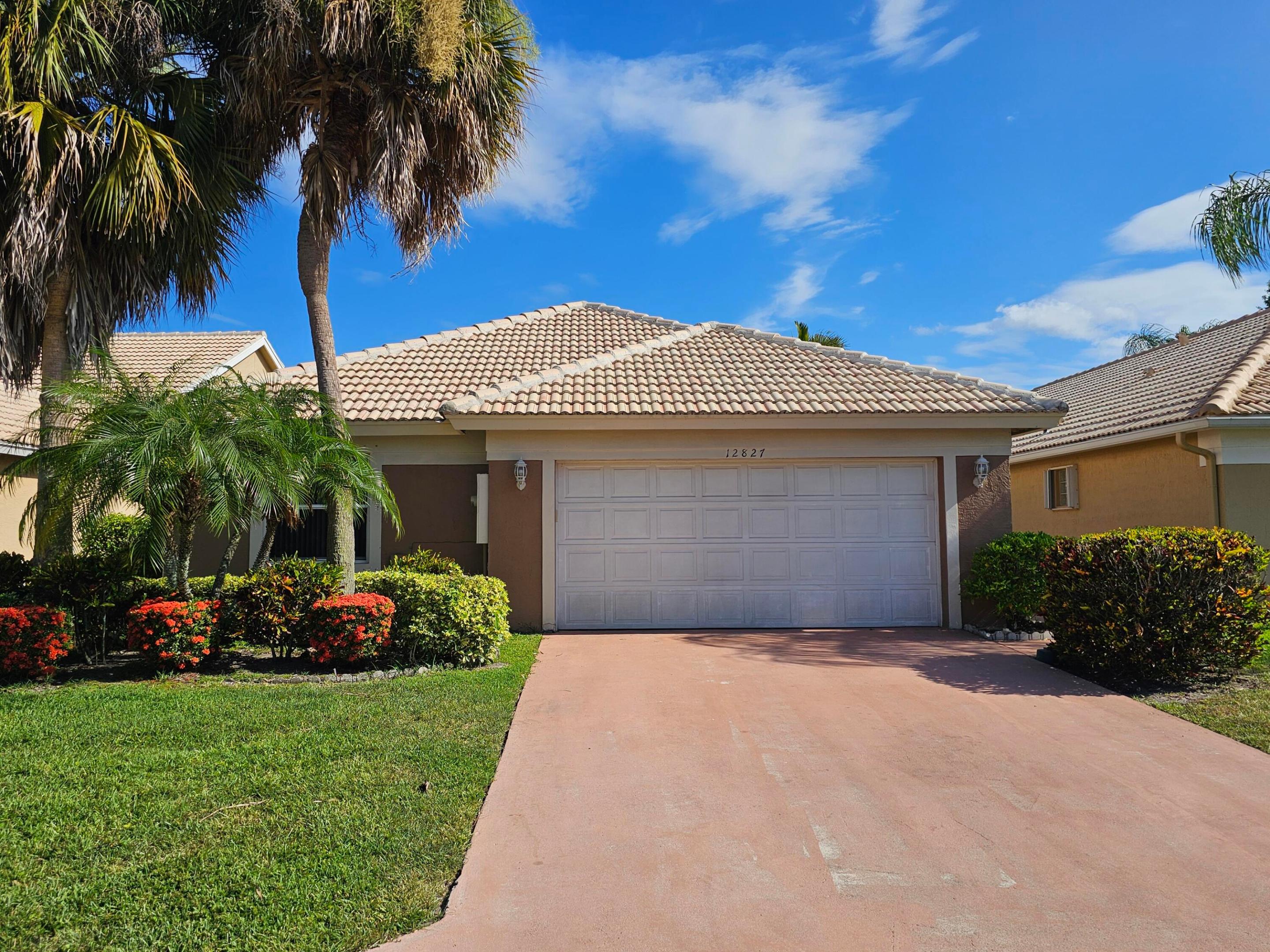 12827 HAMPTON LAKES Circle Property Photo 1