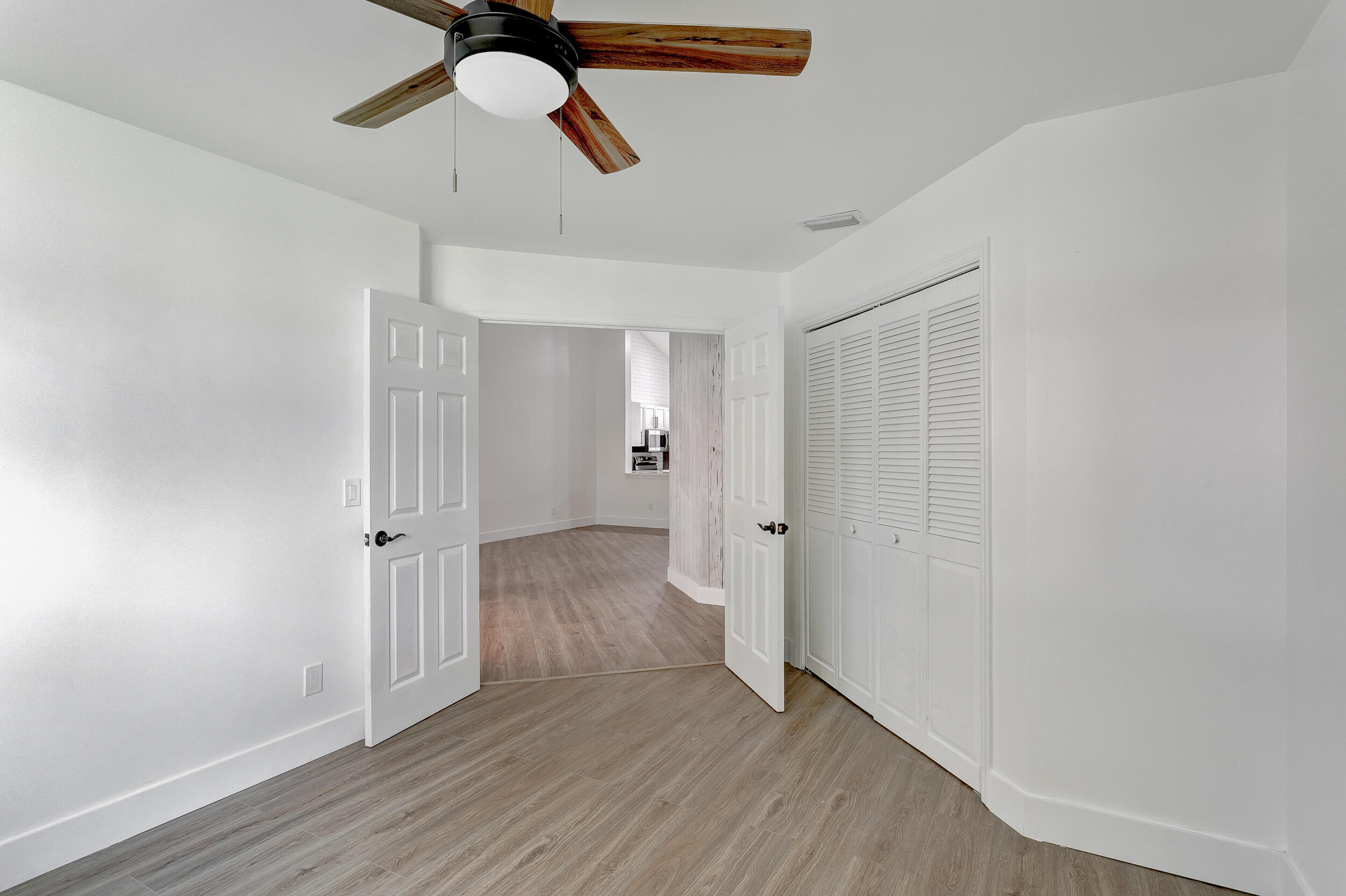 205 Sea Oats Drive E Property Photo 21