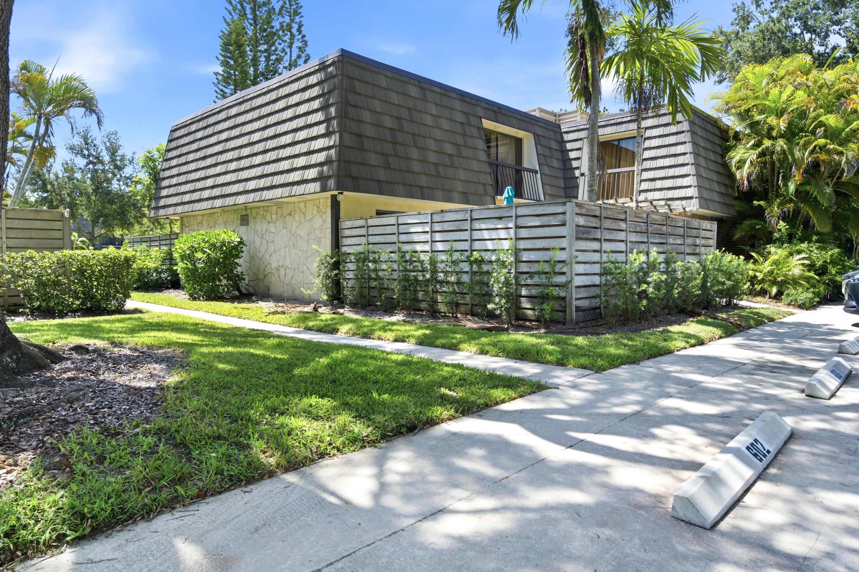 605 6TH Terrace Property Photo 1