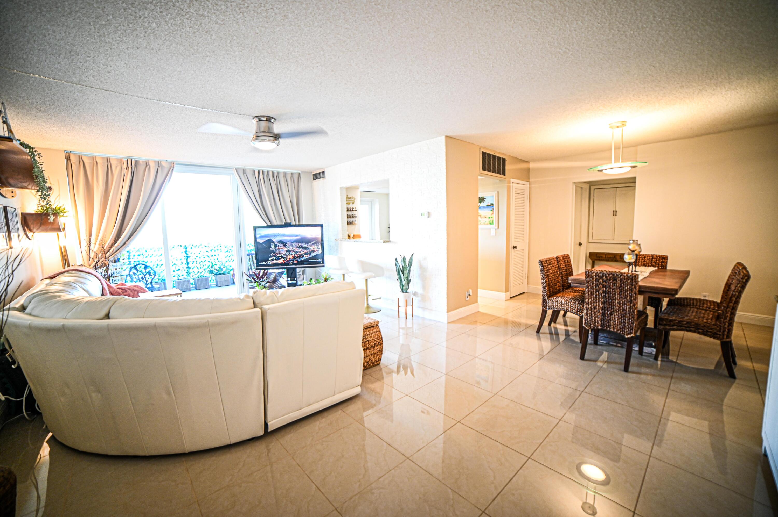 2701 N Ocean Boulevard 2f Property Photo 2