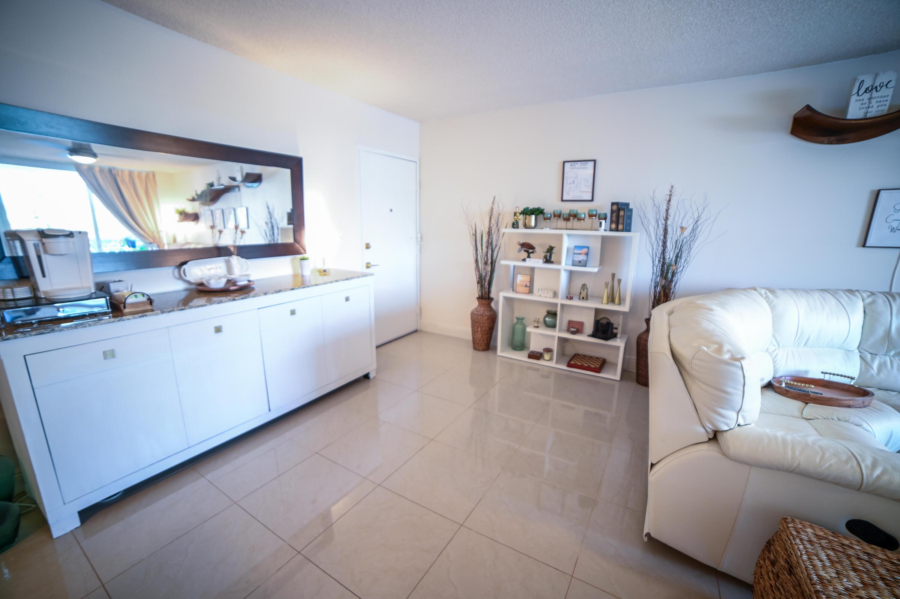 2701 N Ocean Boulevard 2f Property Photo 4