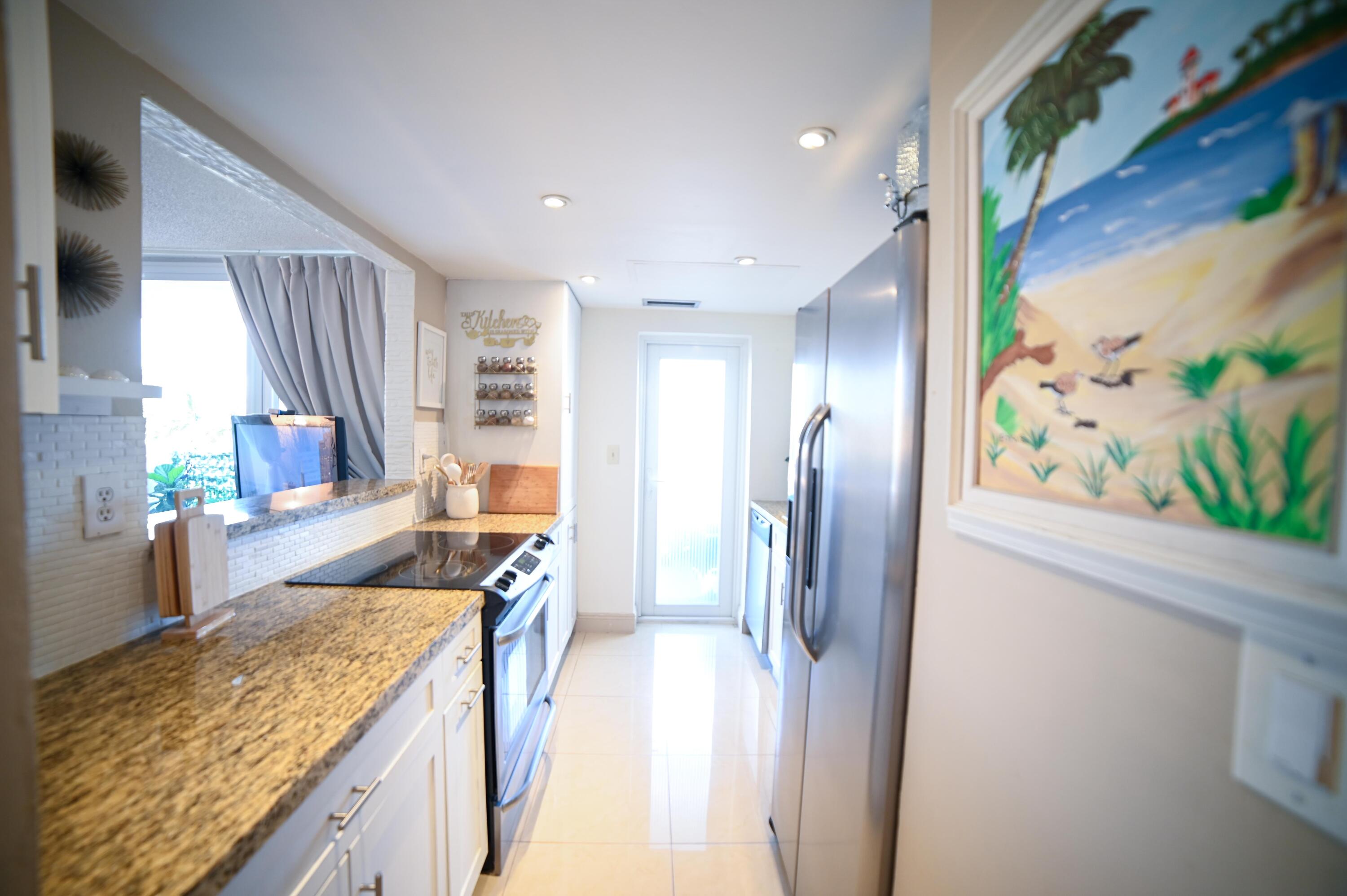2701 N Ocean Boulevard 2f Property Photo 5