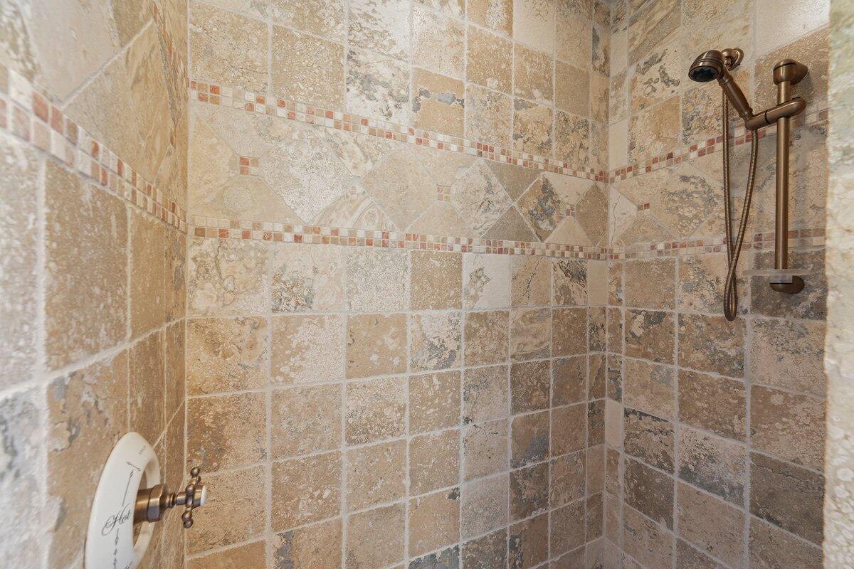 501 Granada Drive Property Photo 32