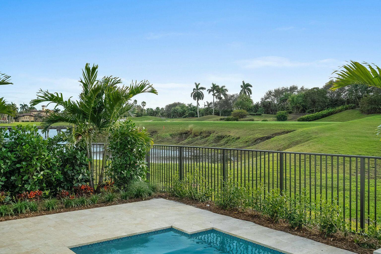 110 Se Via Verona Property Photo 3