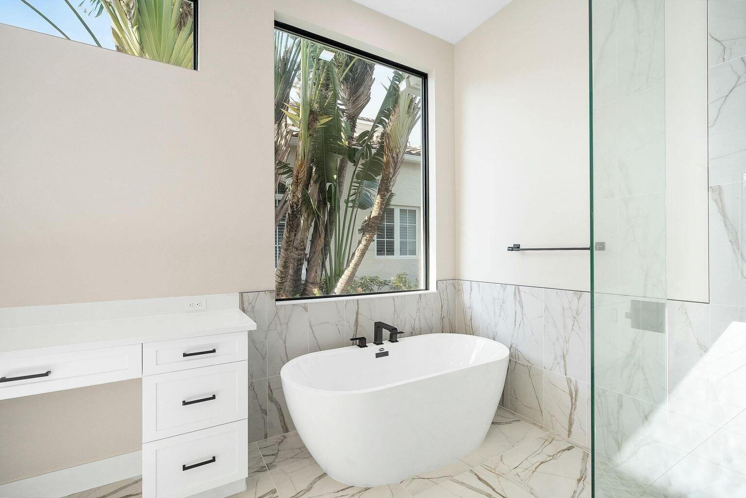 110 Se Via Verona Property Photo 33