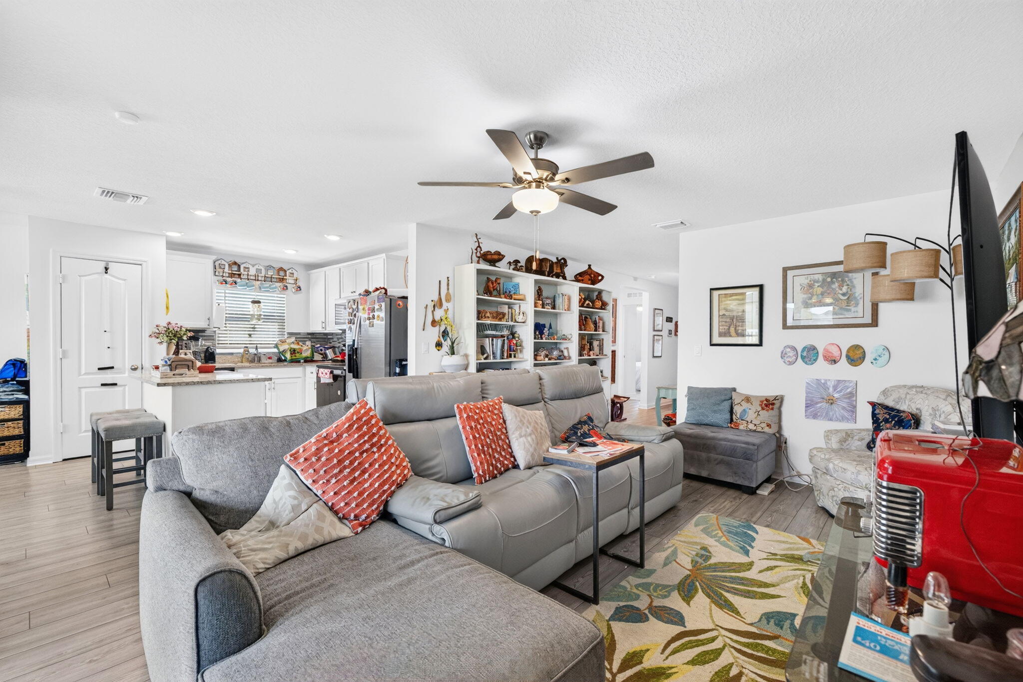 5521 Fantasy Drive Property Photo 8